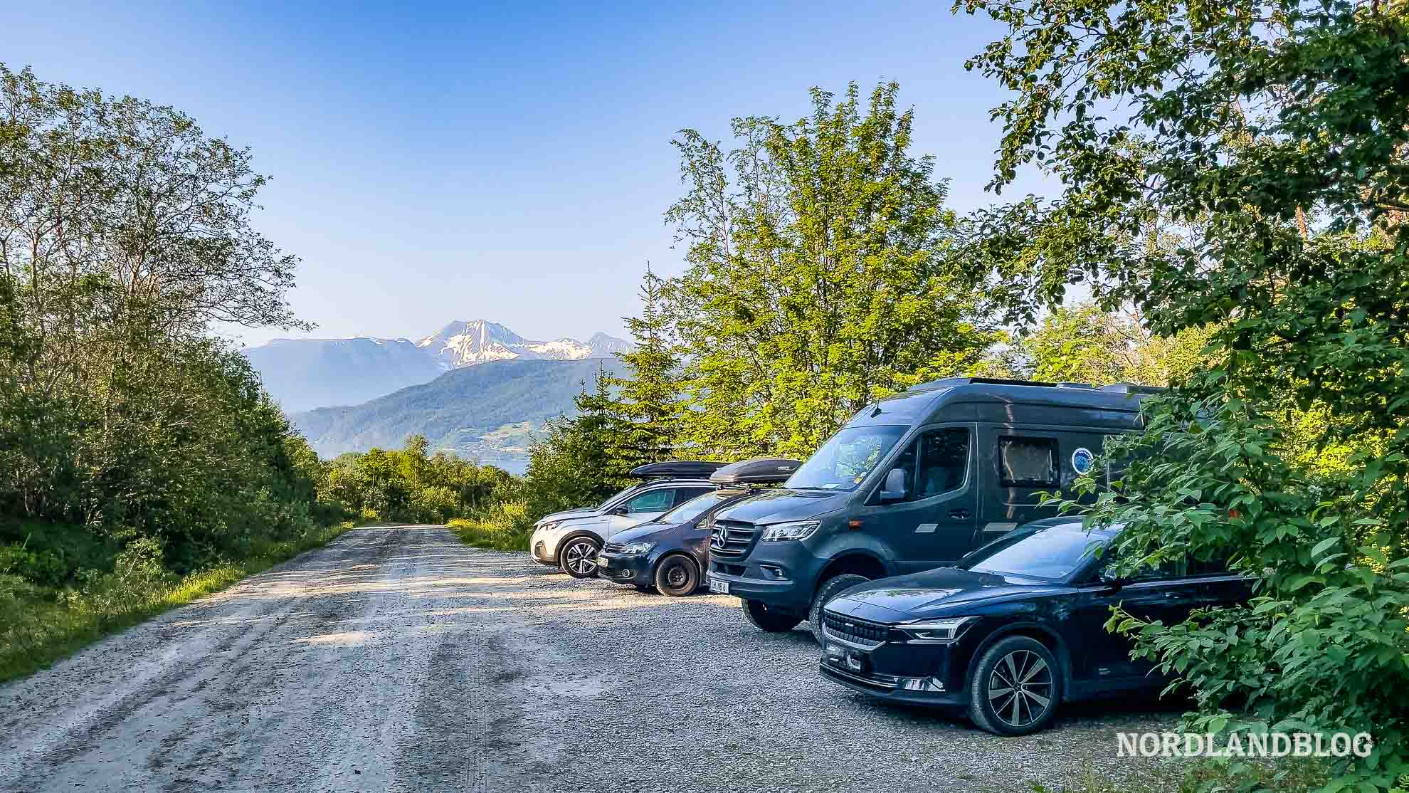 Wanderparkplatz Galten - Felszunge über den Dalsfjord (Sunnmøre)