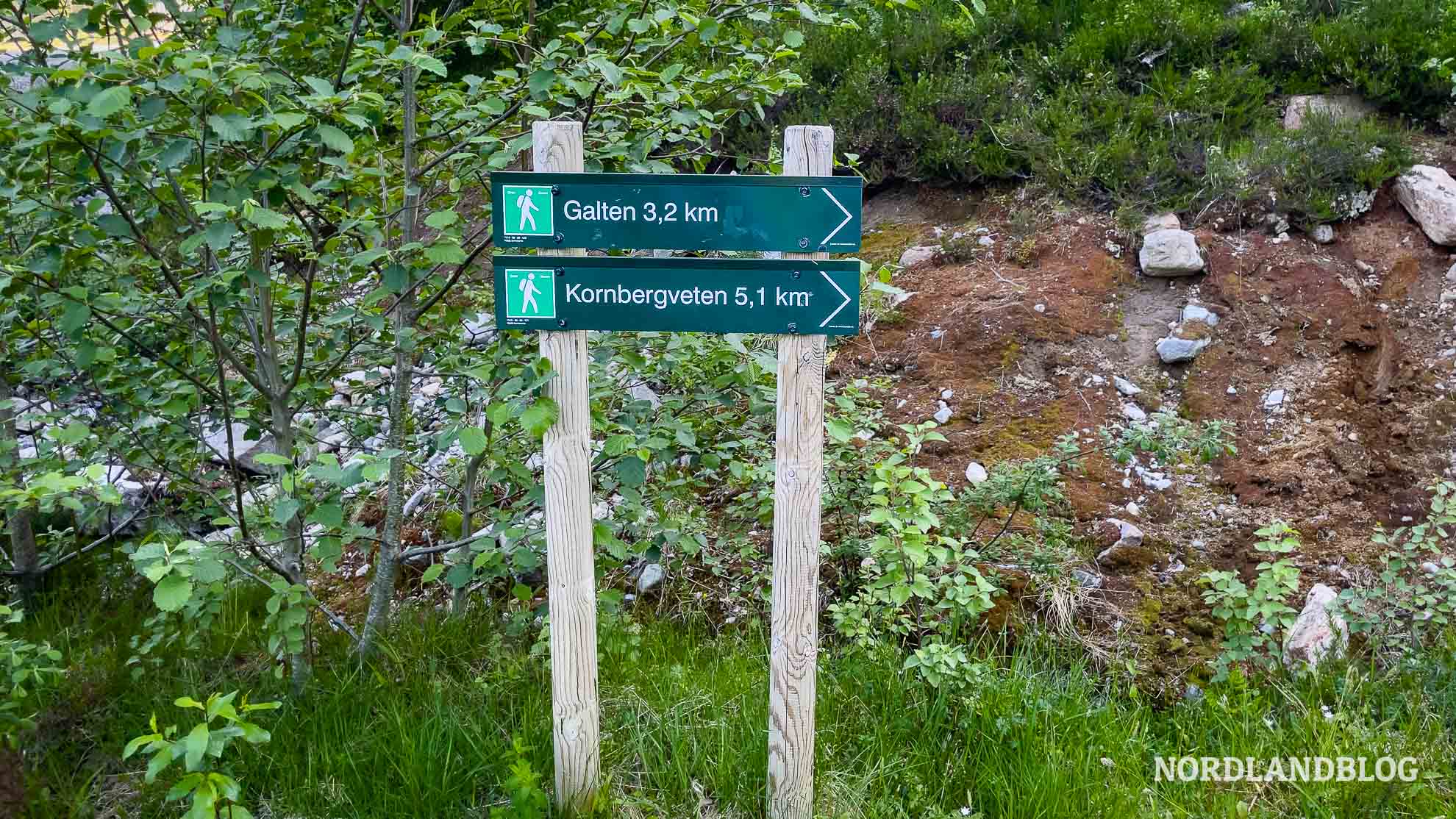 Wegweiser zum Galten - Felszunge über den Dalsfjord (Sunnmøre)