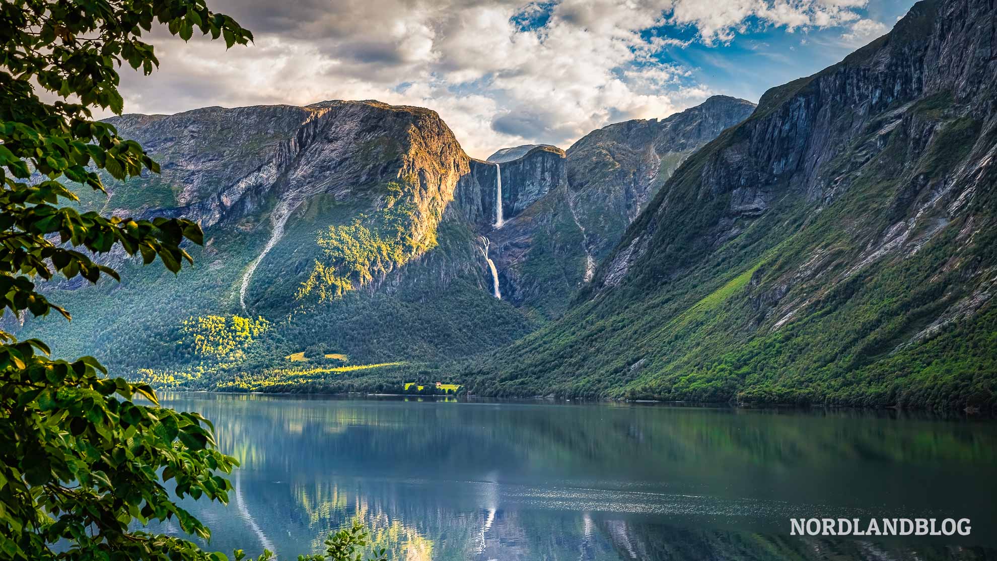 Eikesdalen mit dem Eikesdalvatnet und Blick zum Mardalsfossen
