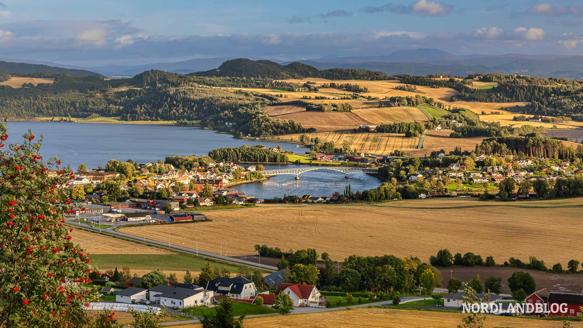 Blick Straumen Inderoy Goldener Umweg Trondelag Norwegen