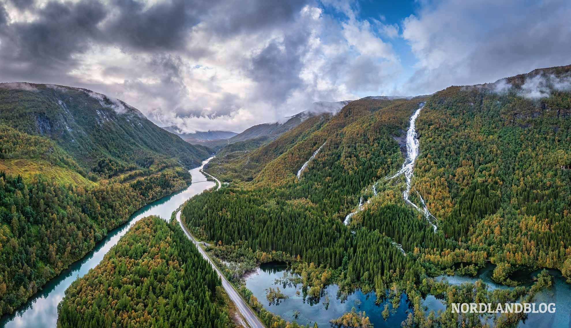 Strasse und Tal Sulitjelma Nordnorwegen