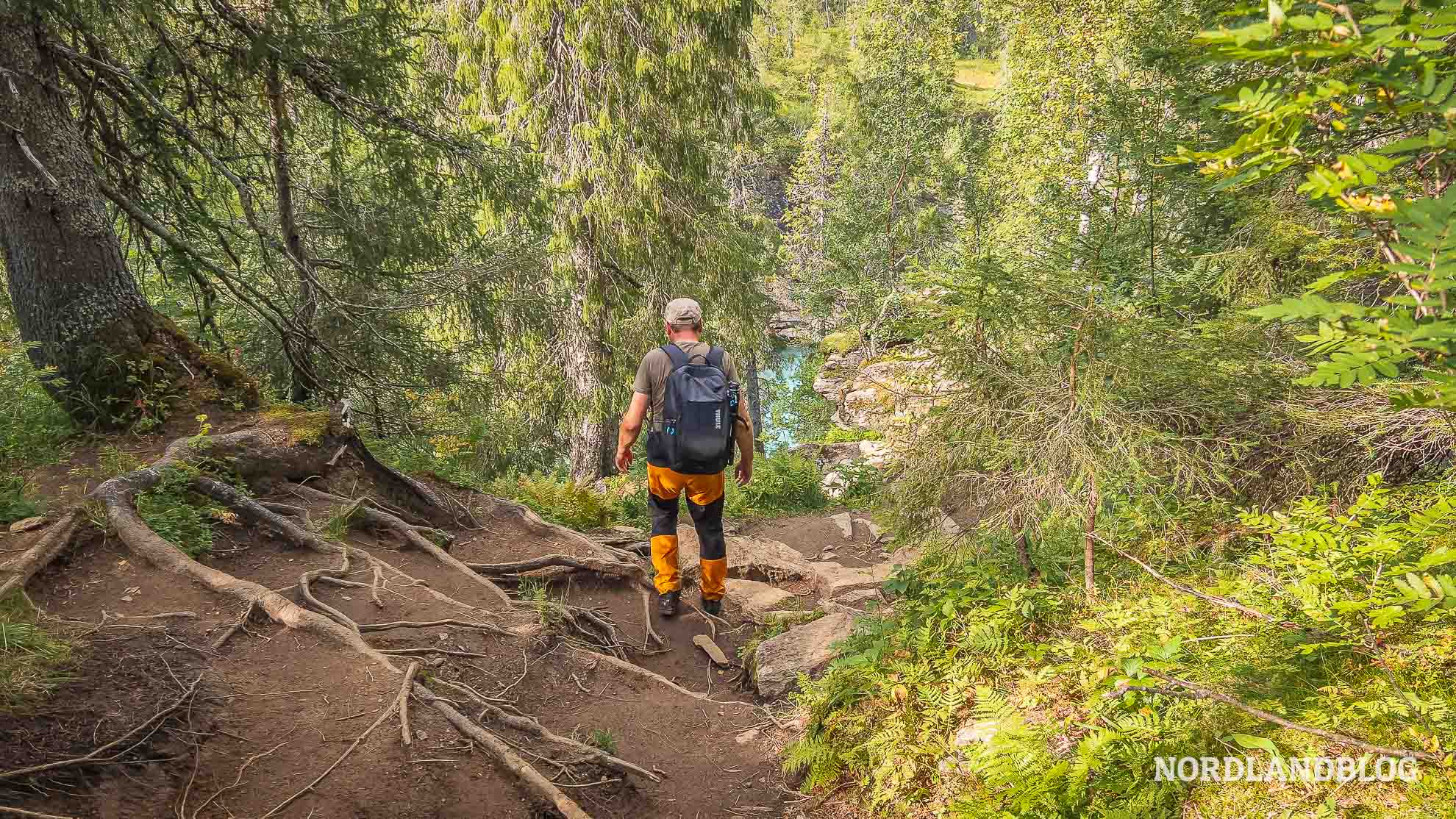 Marmorslottet Abstieg Wanderung Glomåga Helgeland Norwegen
