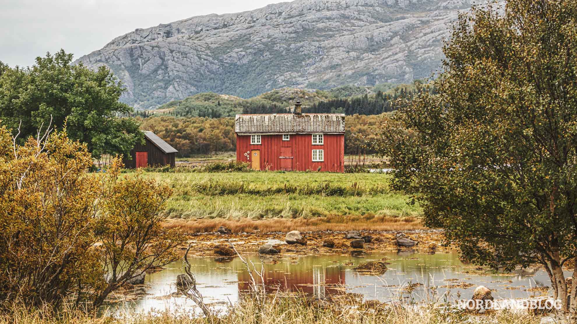 Bauernhof auf der Insel Tomma an der Helgelandskysten