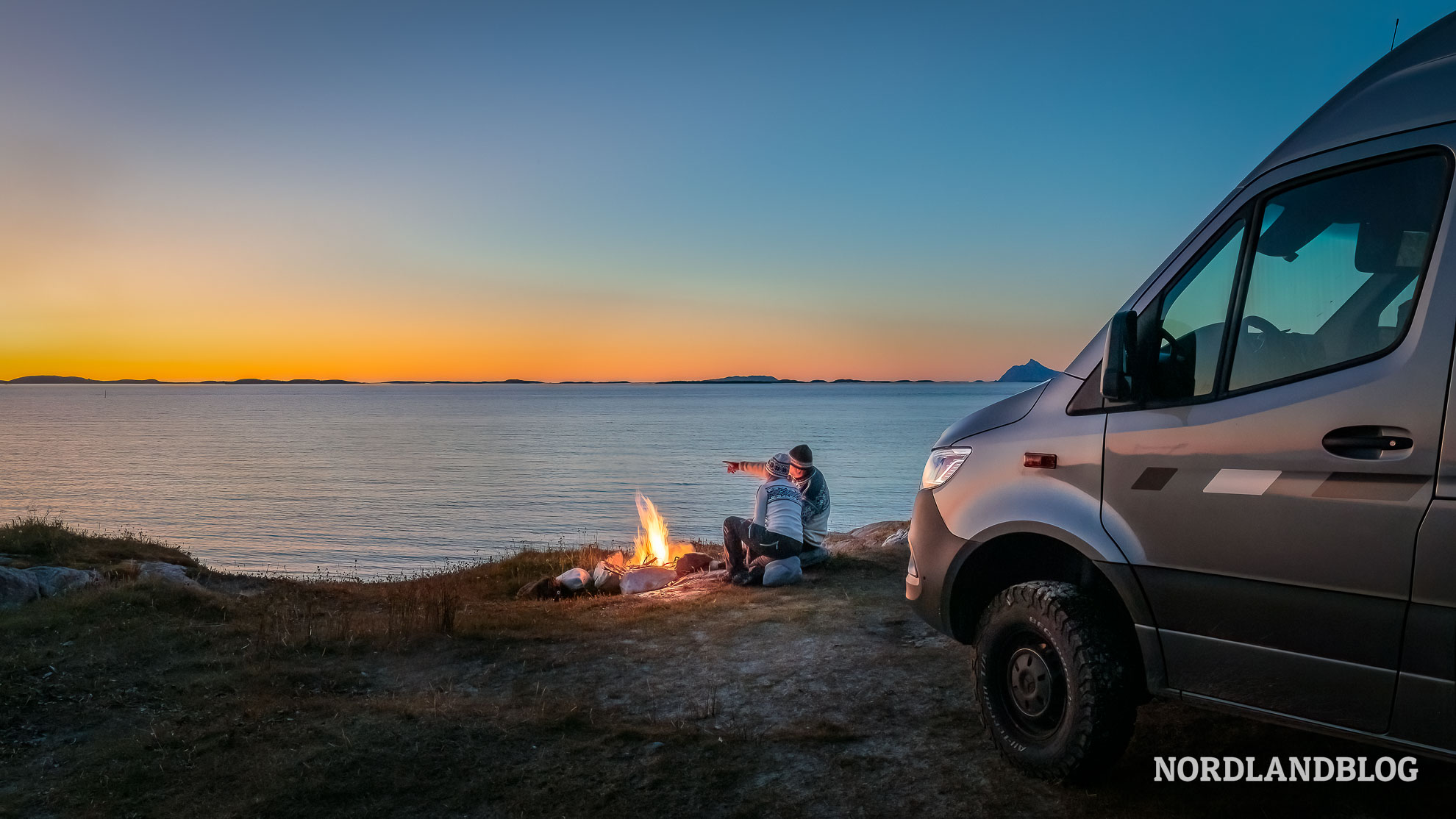 Lagerfeuer Camping Kastenwagen Helgelandskysten Norwegen