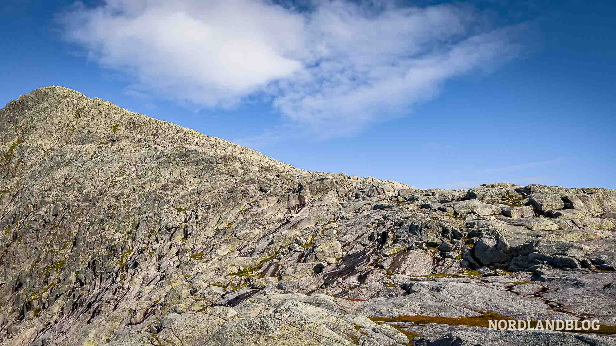 Der Gipfel in Sichtweite, Skjæringen, Sieben Schwestern, Helgelandskysten