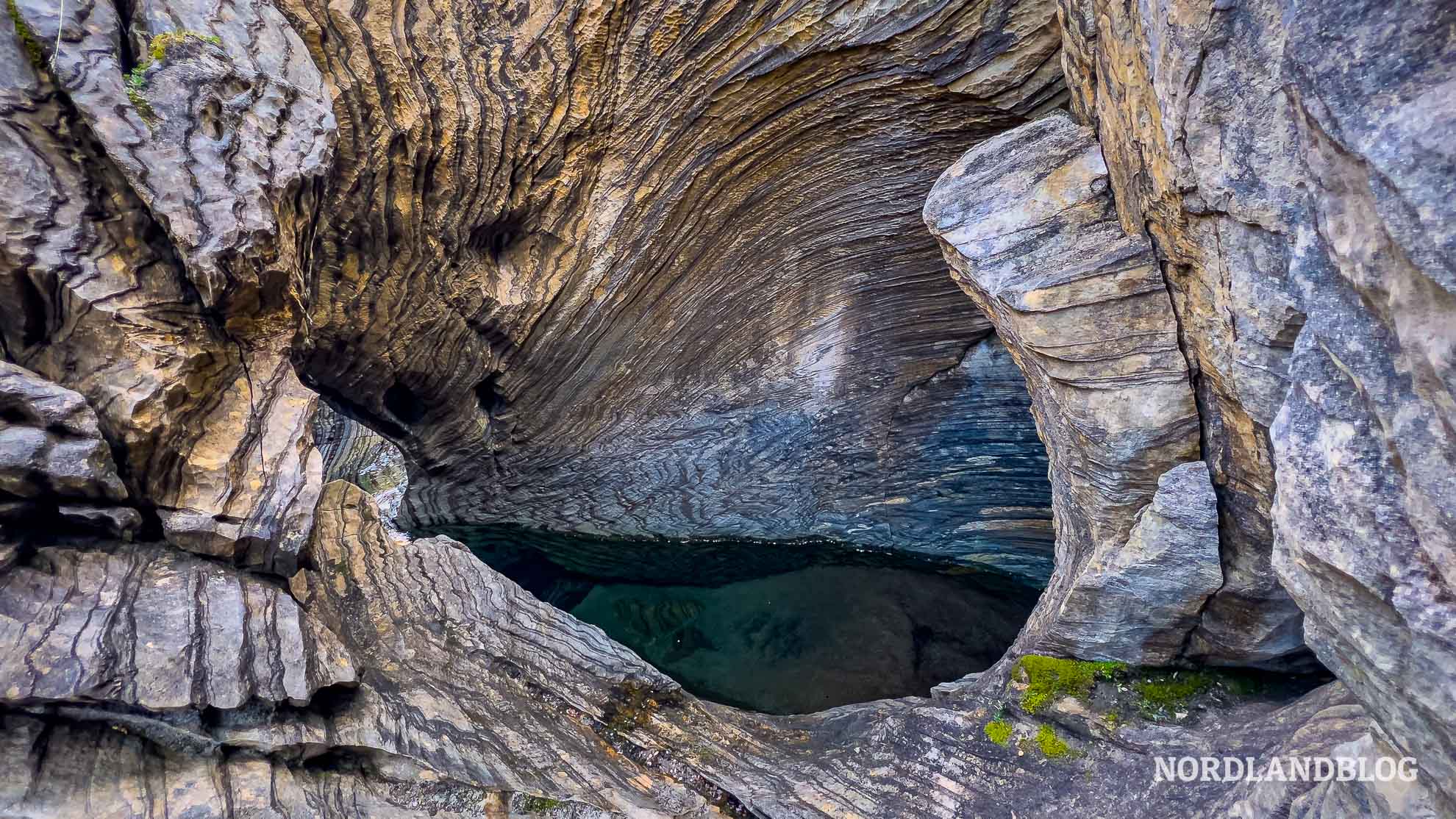 Wasser Mondlandschaft Karst Steinlinien Wanderung Corbels Canyon Salten