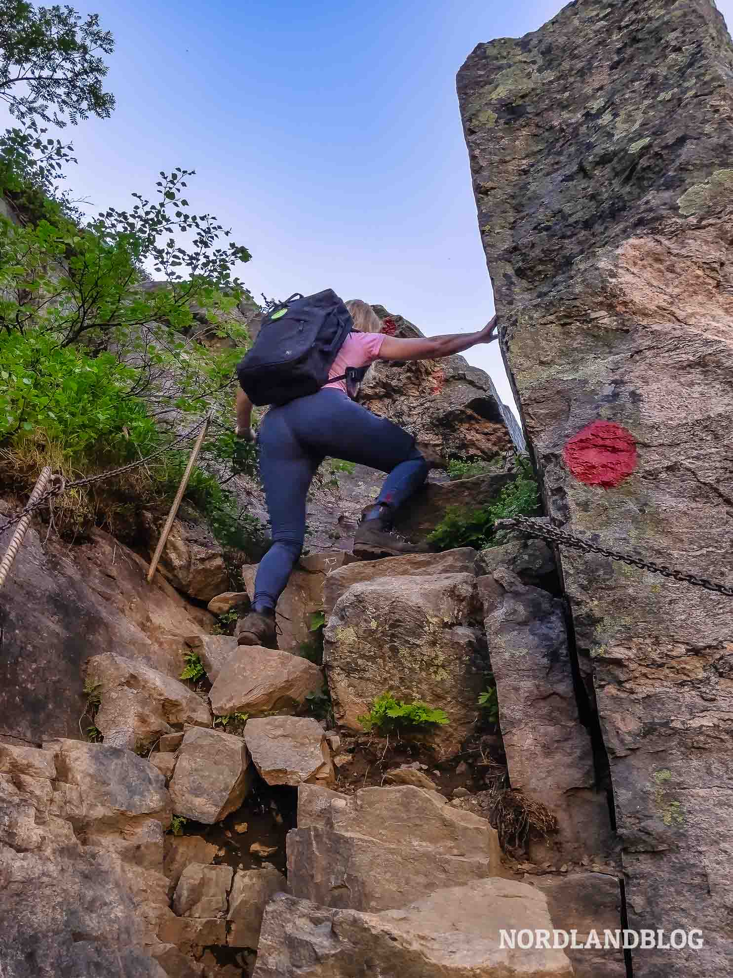 Kletterpartie beim Aufstieg zum Litlefjellet im Vengedalen