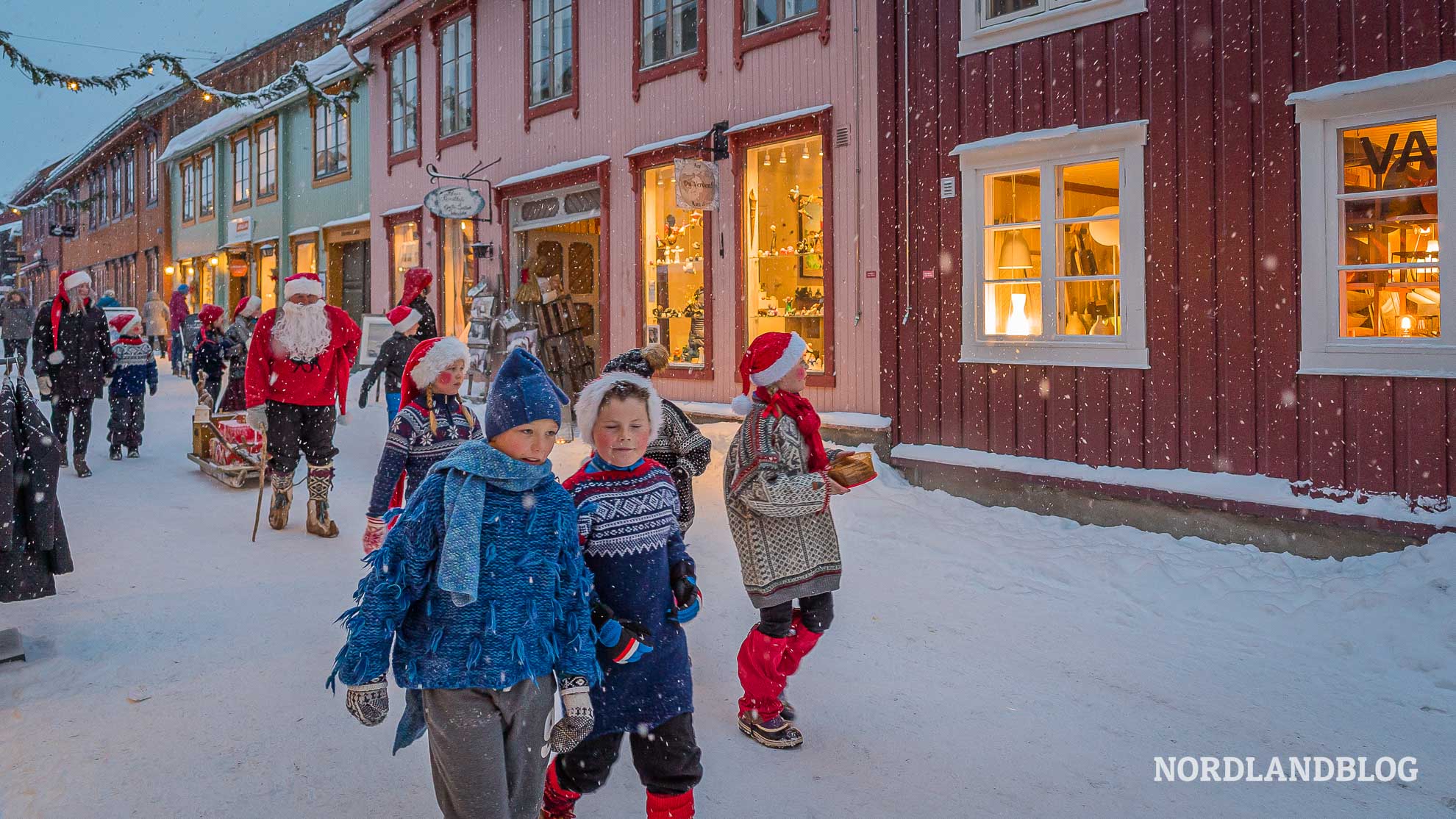 Kinderumzug Weihnachtsmarkt Roros Norwegen