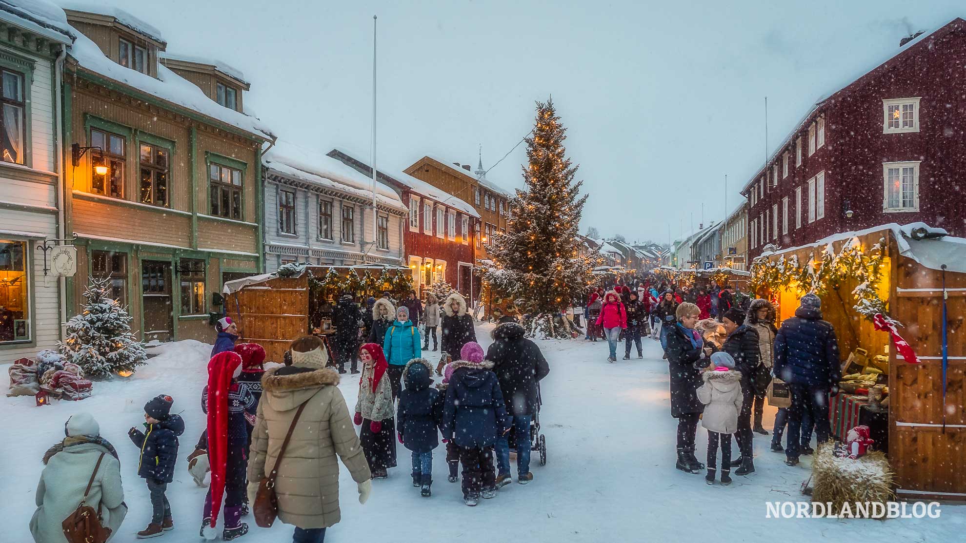Weihnachtsbaum Weihnachtsmarkt Roros Norwegen