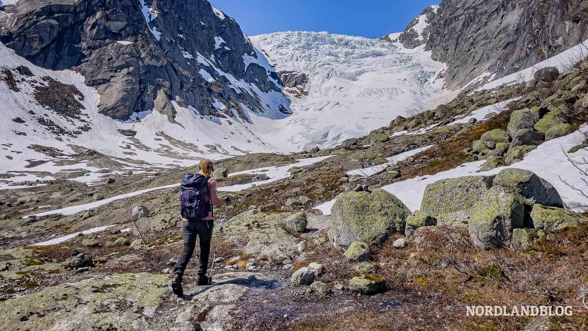 Bald am Gletscher Wanderung Sognefjord Norwegen