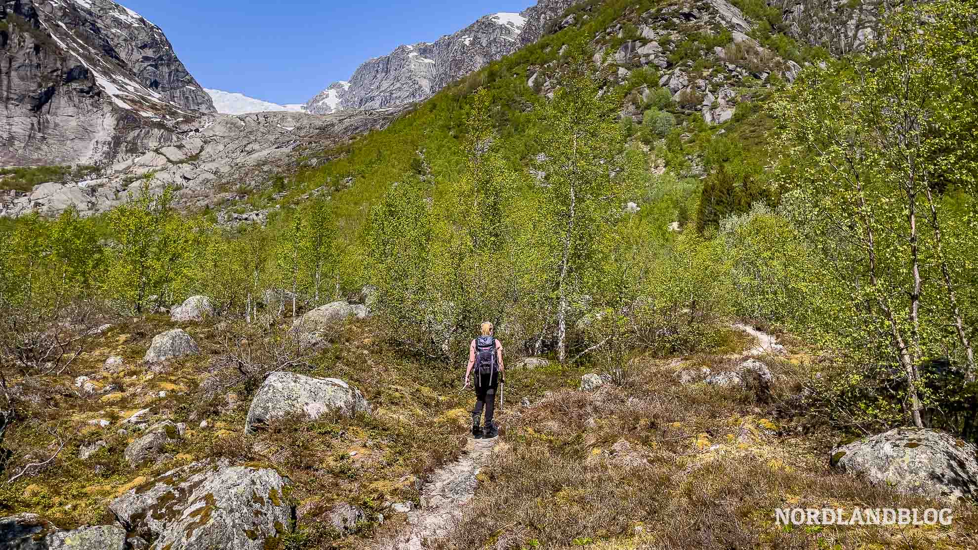 Beginn Aufstieg Wanderung Tuftebreen Sognefjord Norwegen