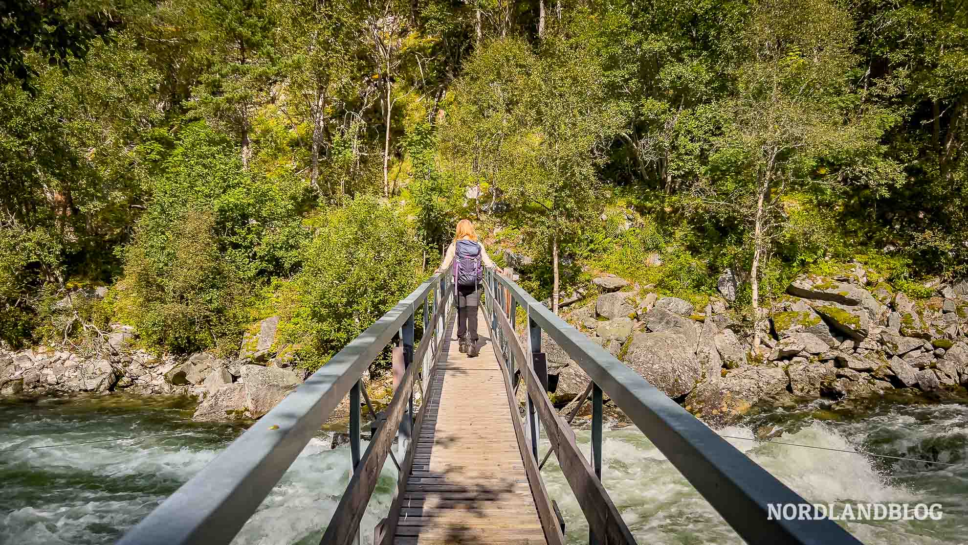 Flussquerung Rundwanderung Sunndalen Norwegen
