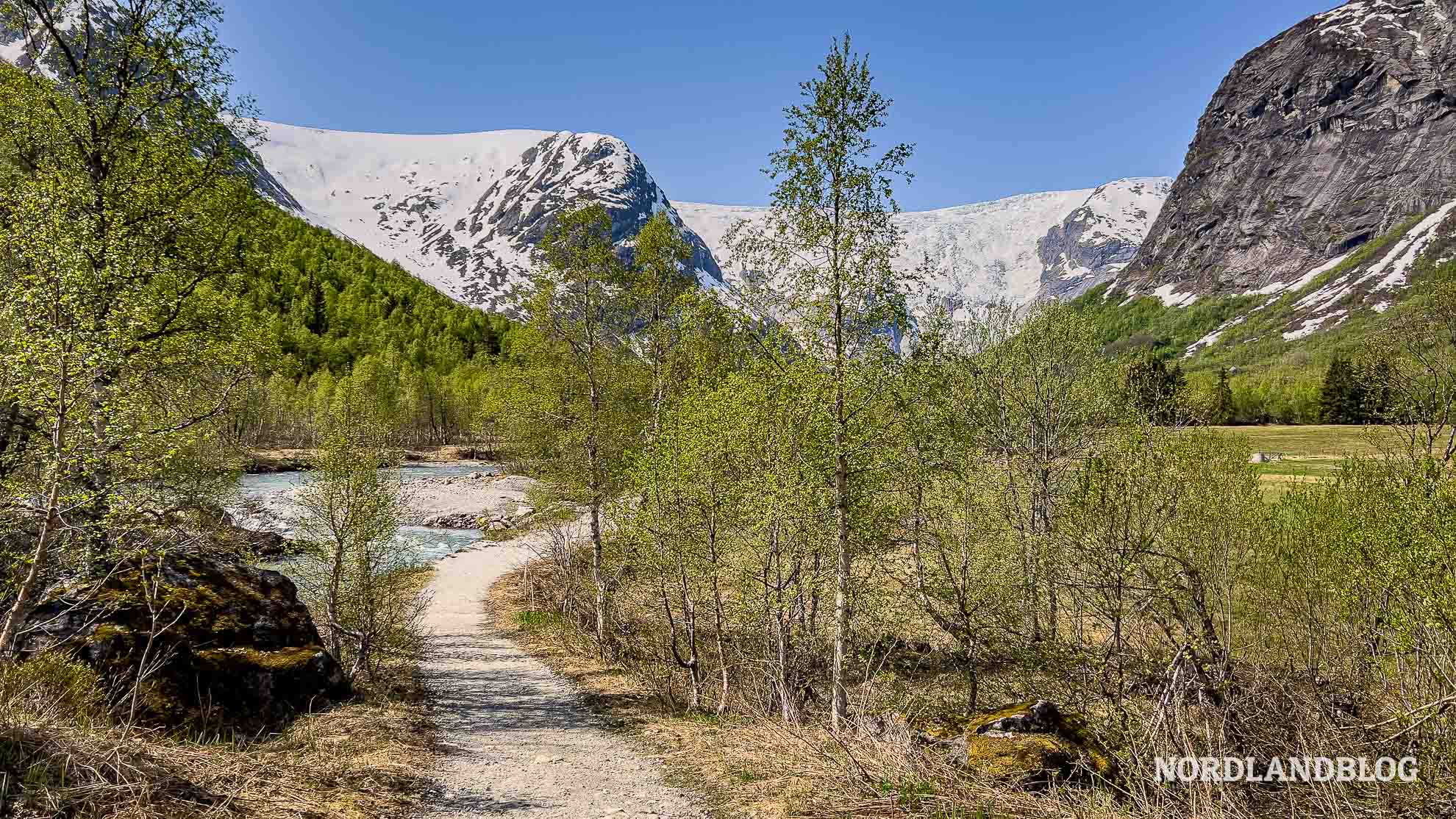 Weganfang Wanderung Tuftebreen Sognefjord Norwegen