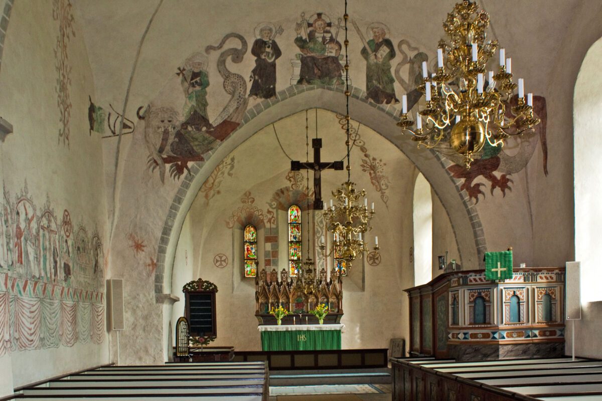 Wandmalereien-in-der-Kirche-von-Lojsta