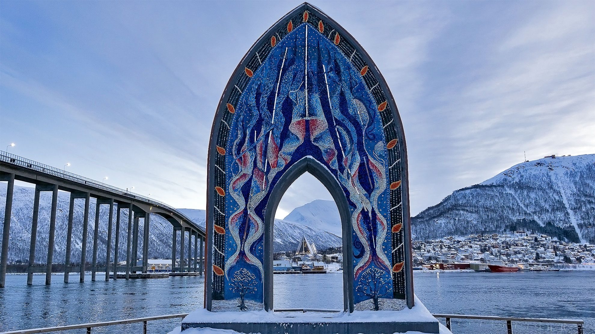 Kunstwerk-Porten-til-Arktis