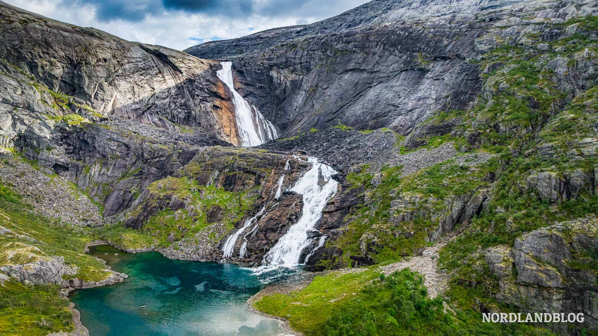 Soetefossen Panorama Tal der Wasserfaelle Wanderung Hardangerfjord
