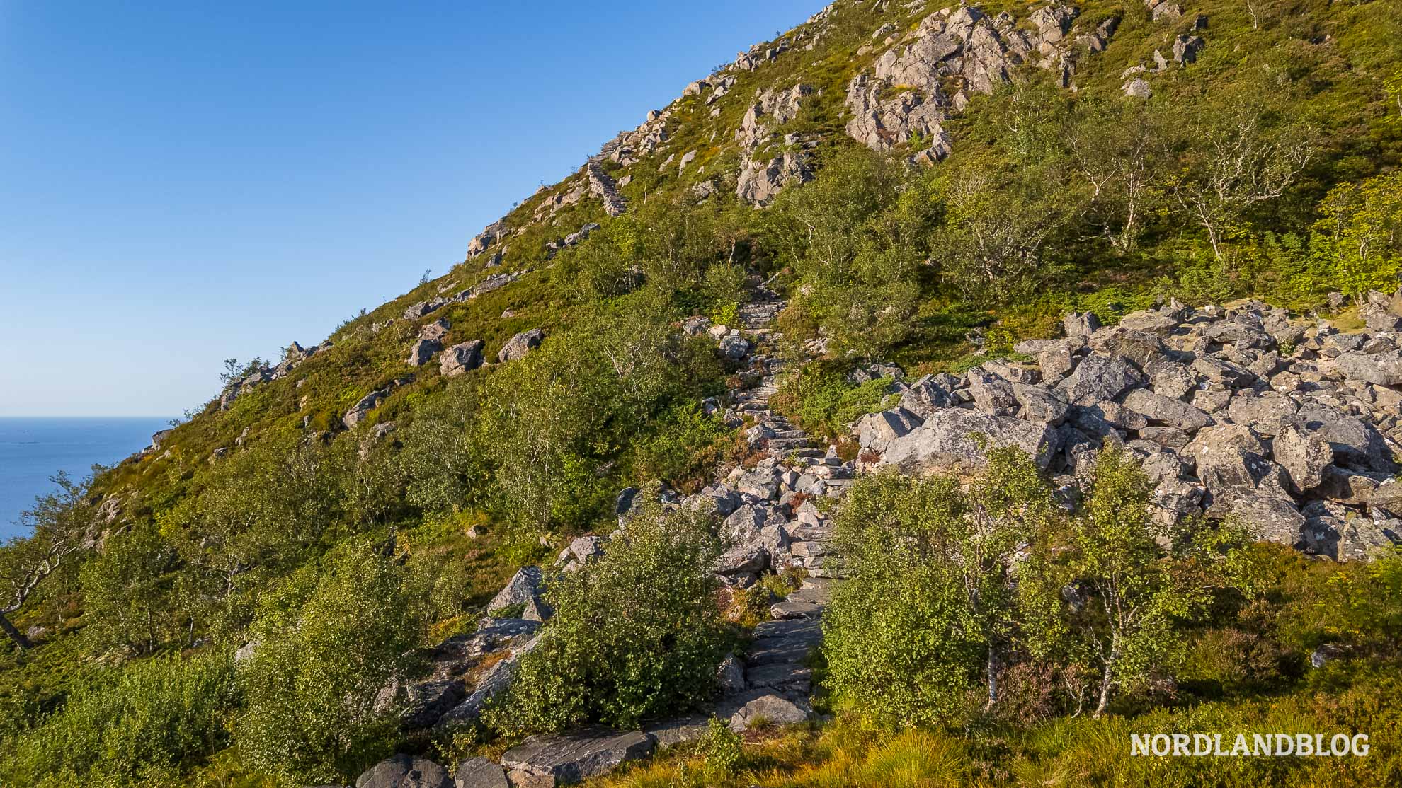 3250-Stufen-Wanderung-Midsundtrappene-Rorsethornet