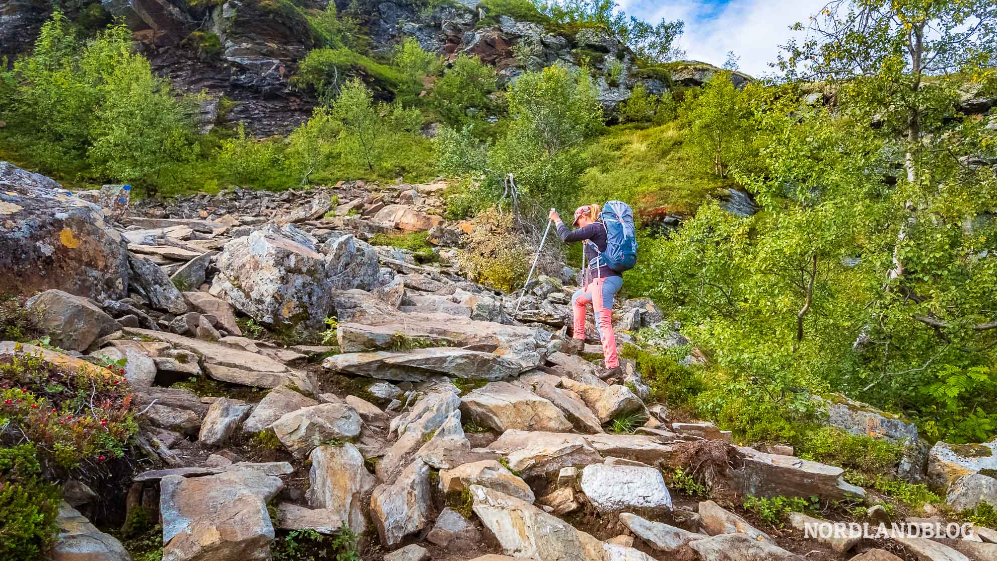 Aufstieg-Hardangerfjord-Wanderung-Dronningstien