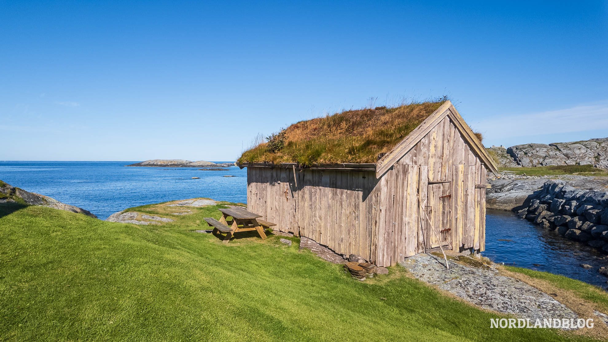 Bootshaus-Insel-Ona-Alesund-Norwegen
