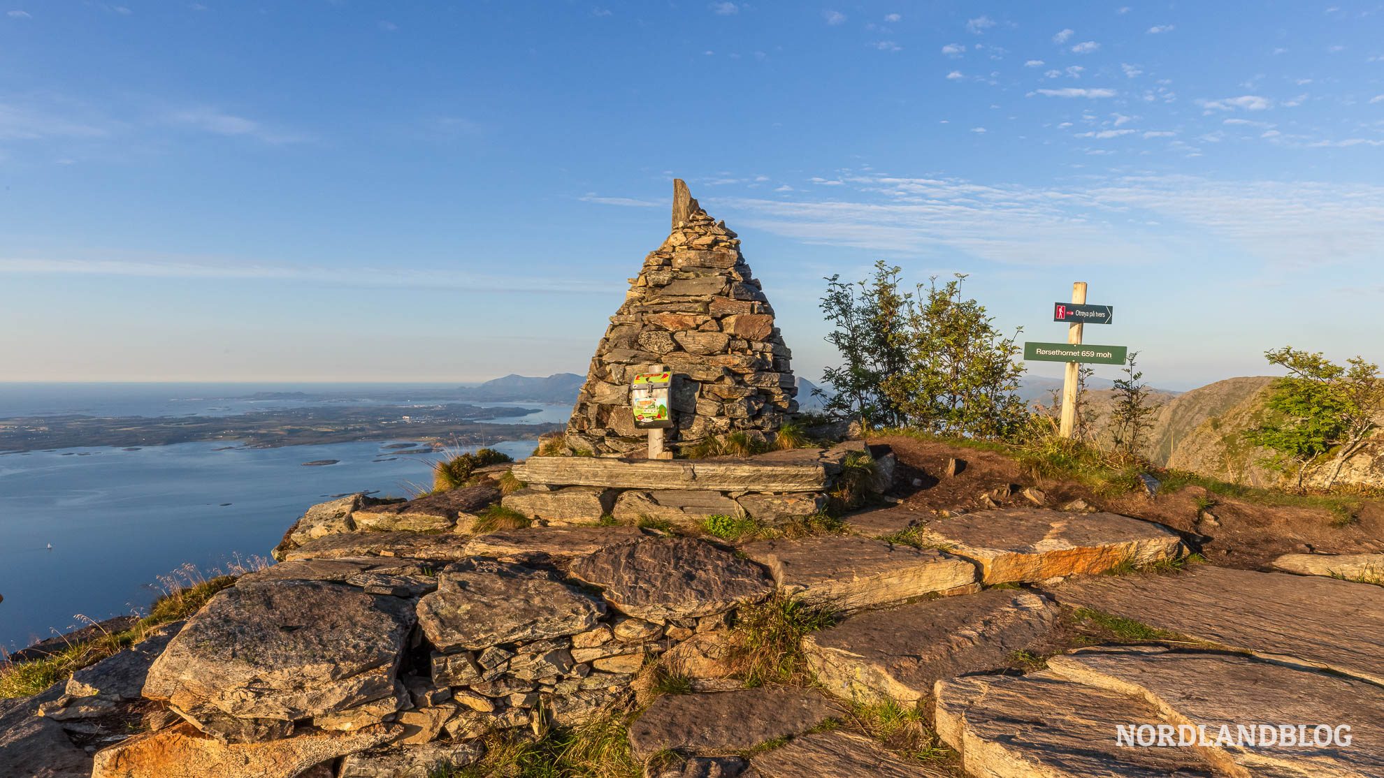 Gipfel Wanderung Midsundtrappene Rorsethornet