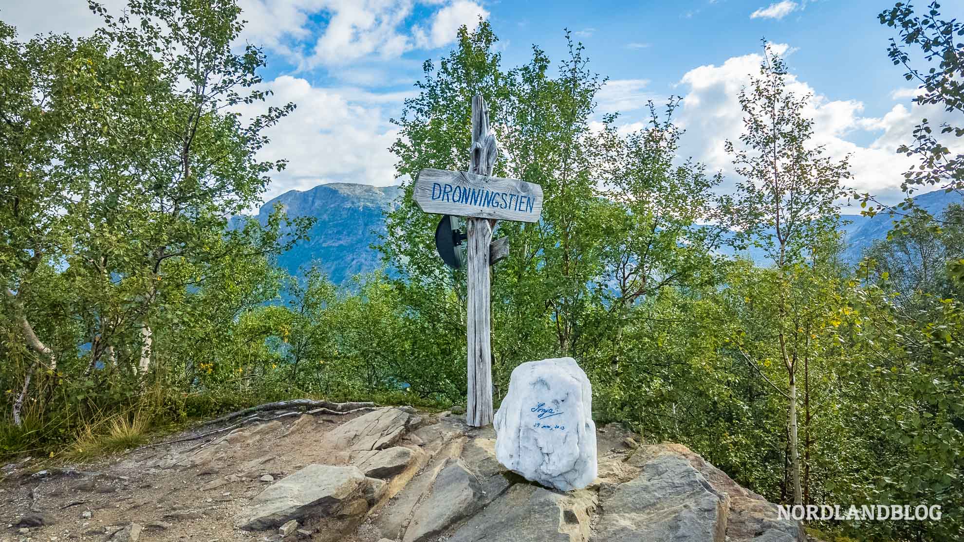 Konigin Sonja Panoramaweg Hardangerfjord Gedenkstein