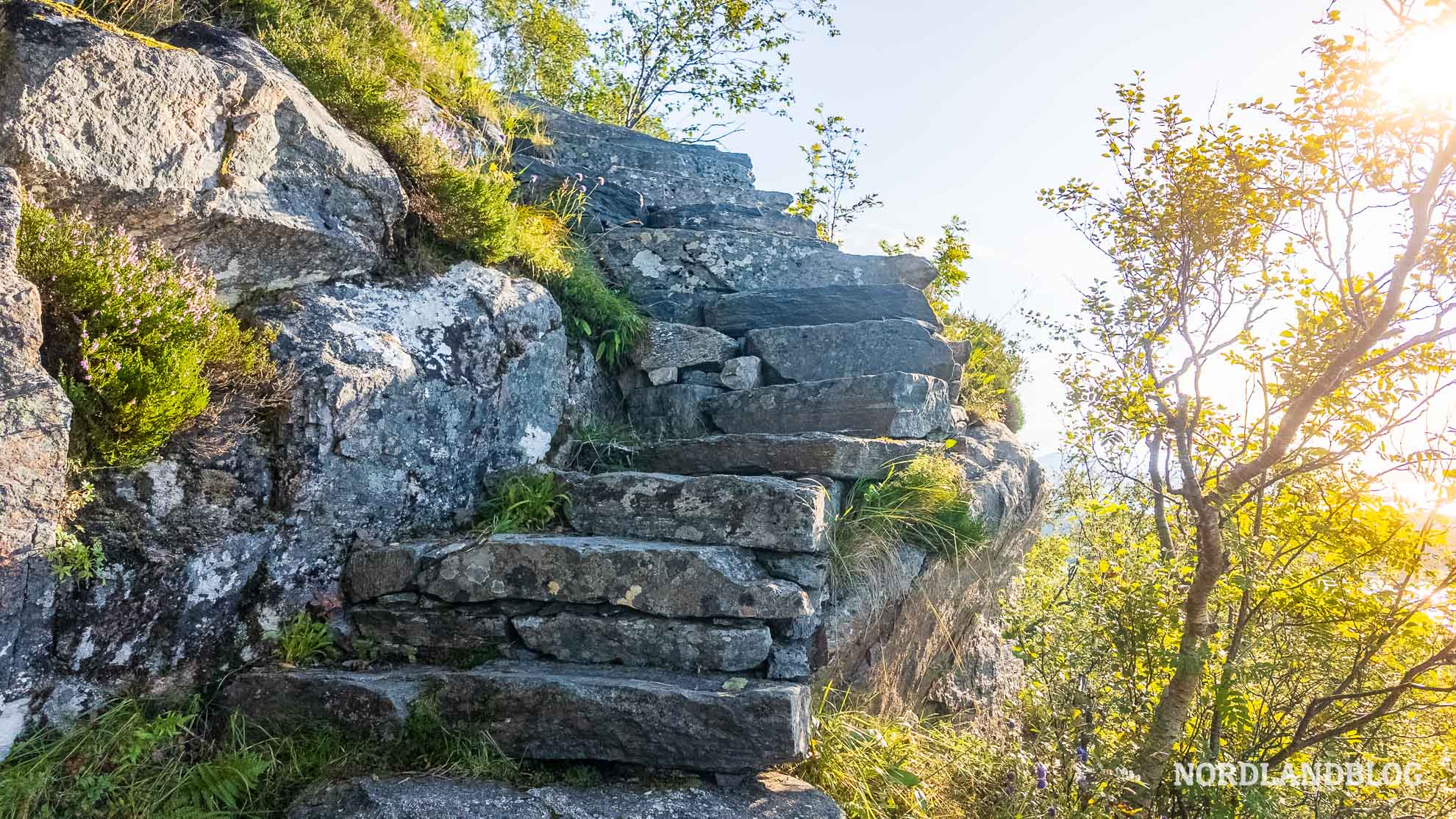 Stufen-Wanderung-Midsundtrappene-Rorsethornet