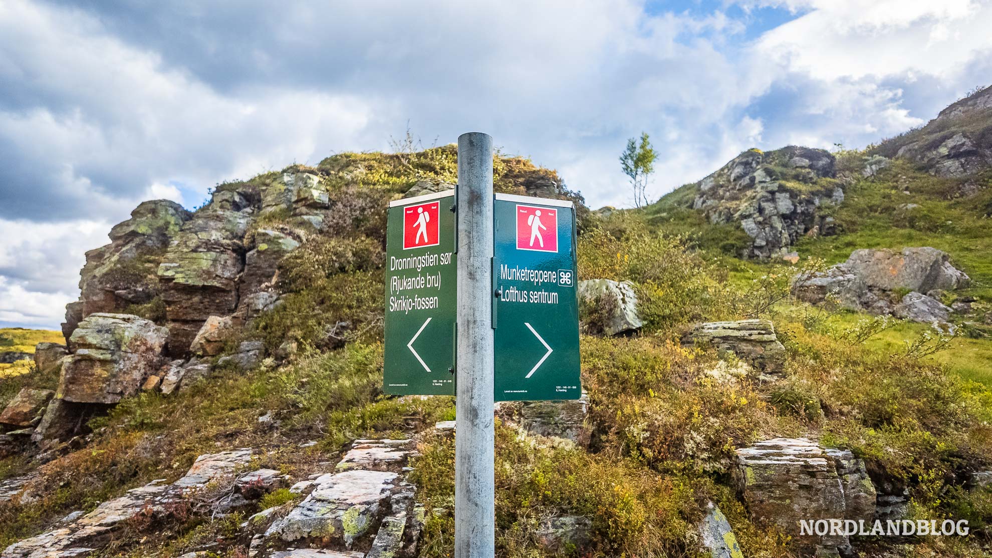 Wegweiser-Panoramawanderung-Koeniginweg-Hardangerfjord