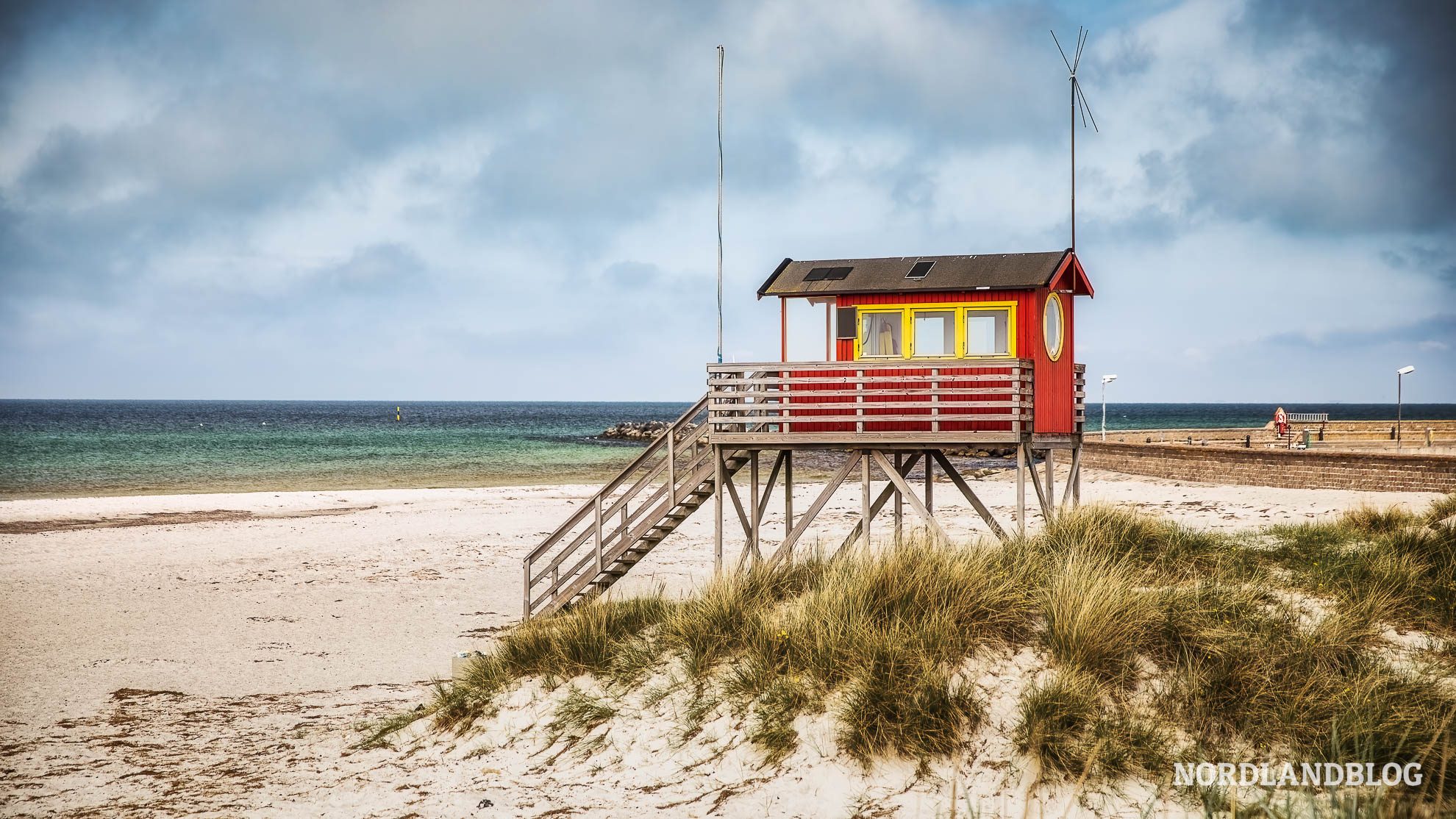 Strandhaus Schweden Illustration Krimi Rezension