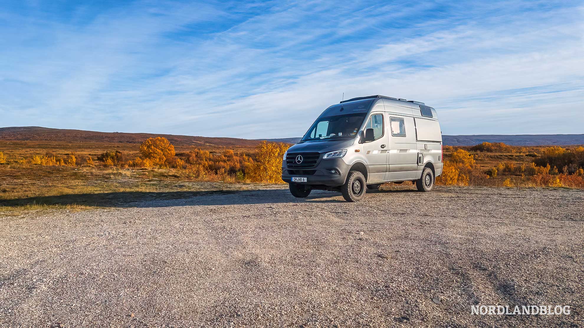 Parkplatz bei Kjaes Simaskaret Offerhula Nordnorwegen Finnmark