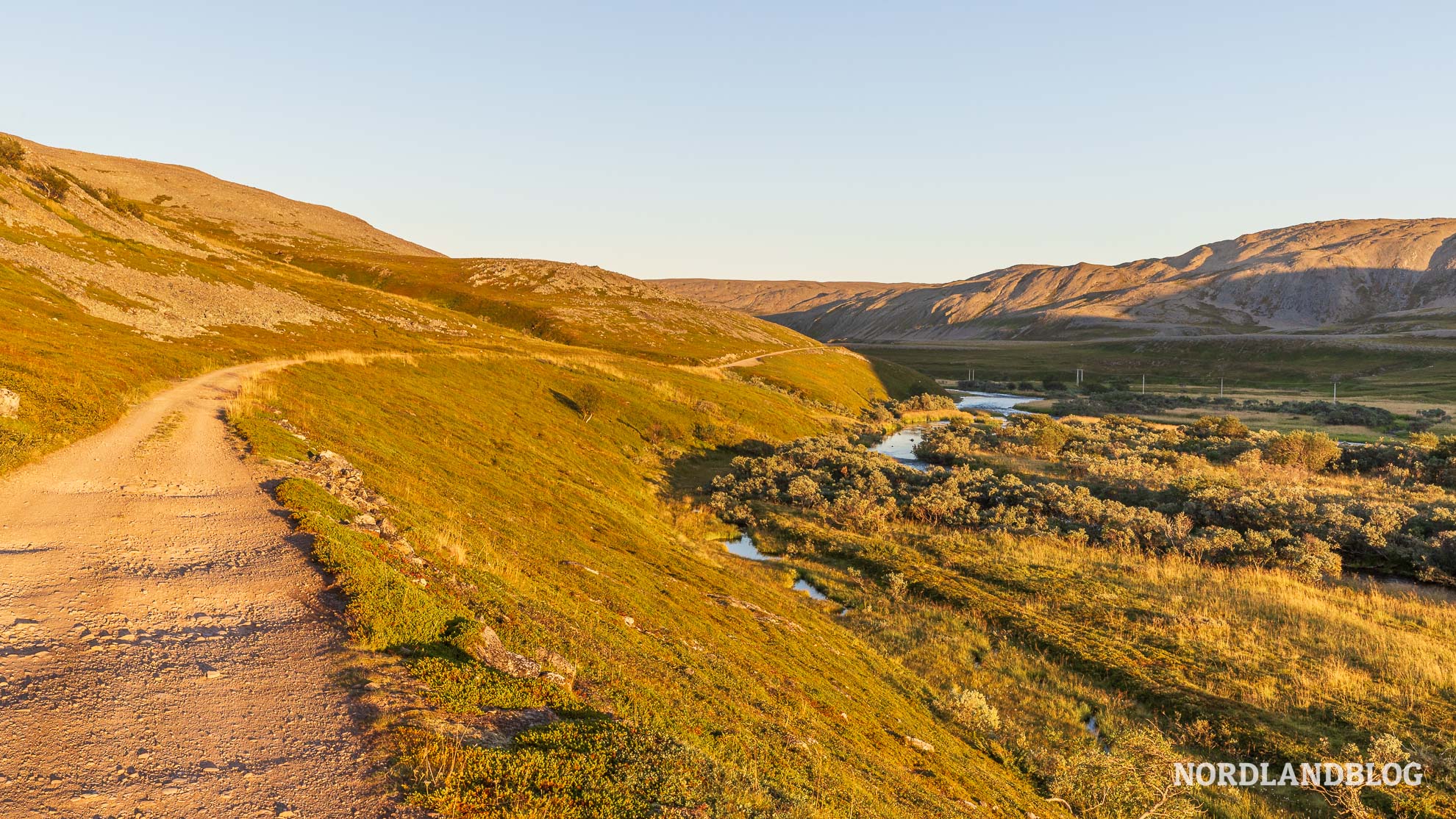 Zufahrt Wanderung Bucht Syltevika Hamningberg Finnmark Norwegen