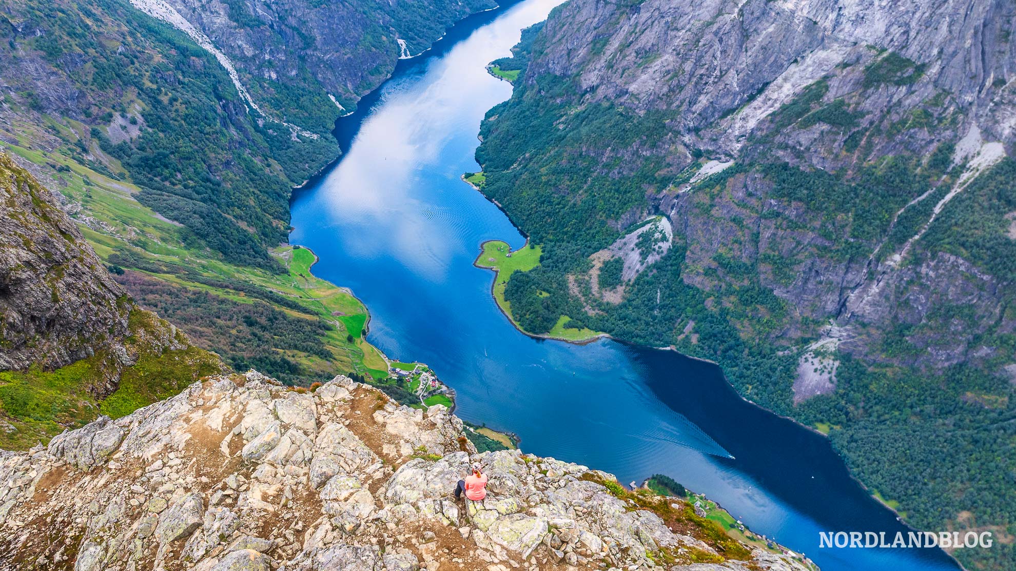 Blick in die Tiefe, Bakkanosi in Fjordnorwegen