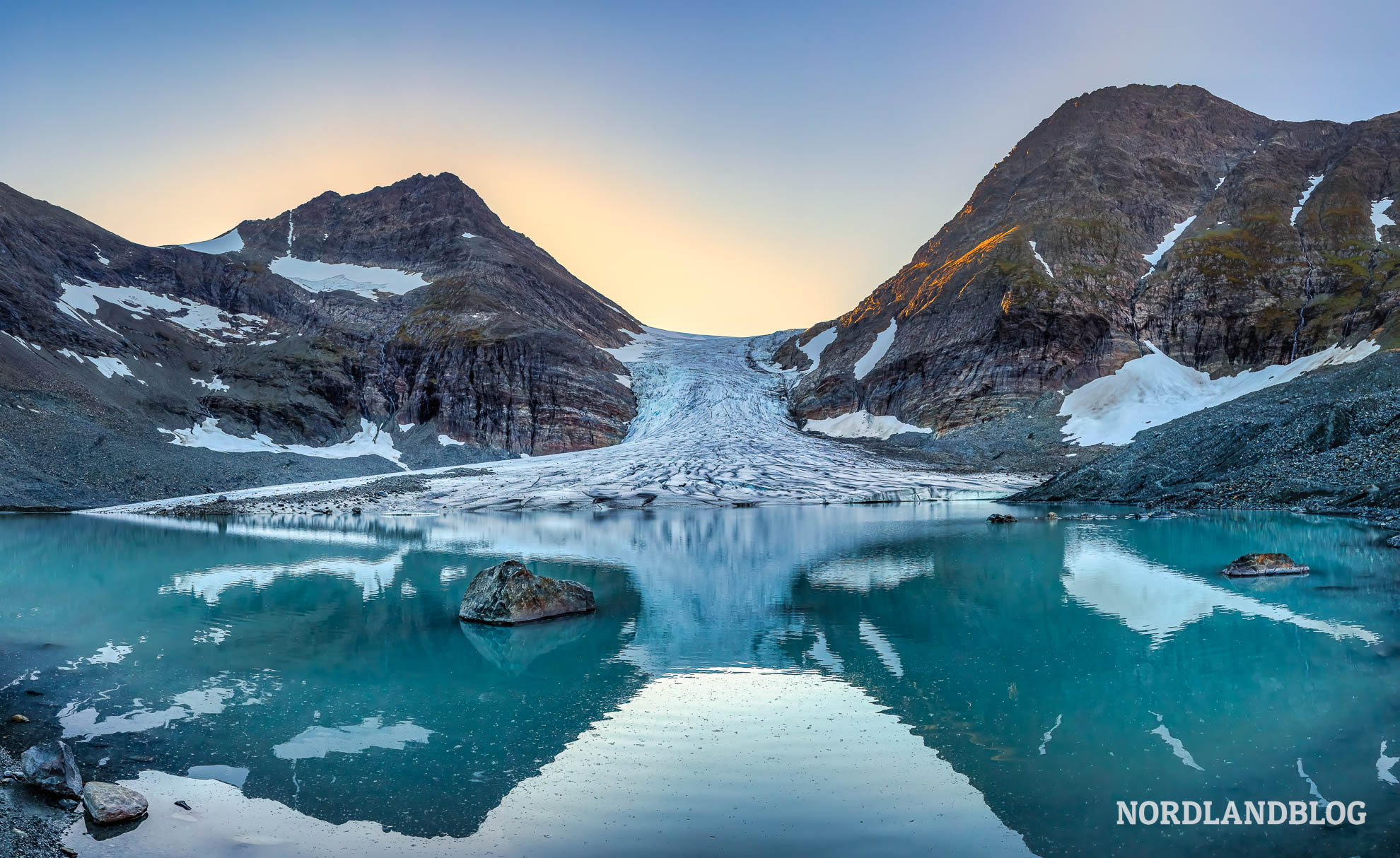 Gletscherblick Lyngenalpen Norwegen Steindalsbreen