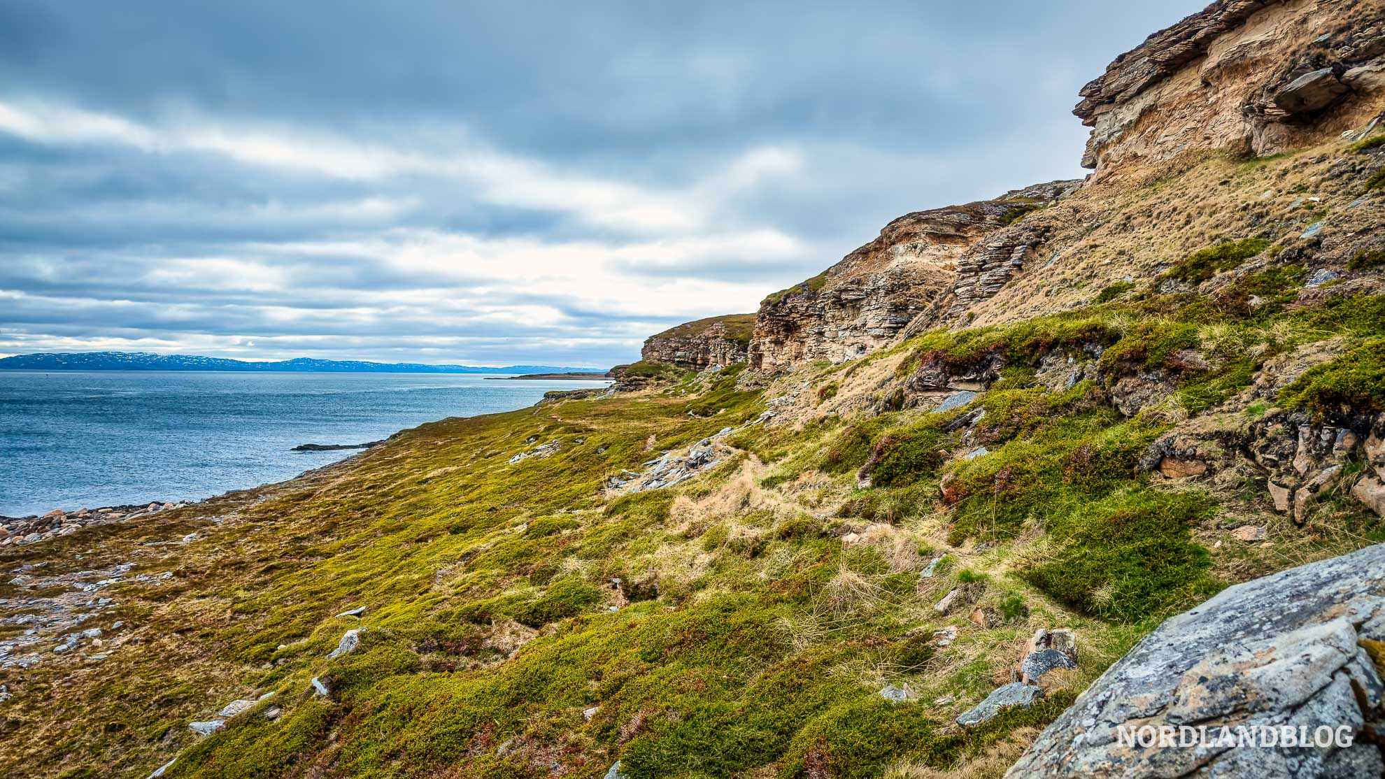 Kuestenwanderweg Insel Ekkeroya Finnmark Nordnorwegen