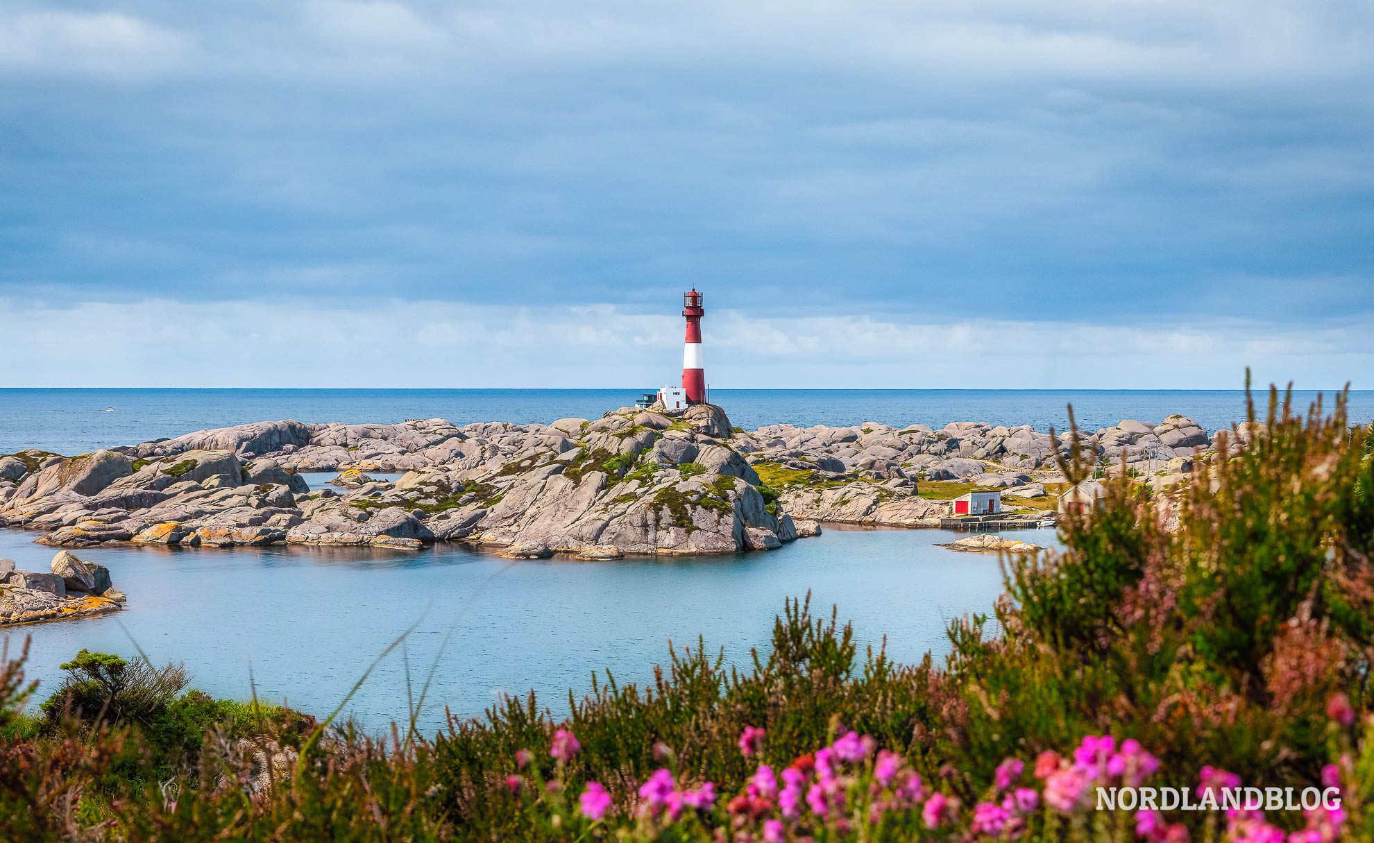 Leuchtturm Eigeroy Egersund Nordsjoevegen Nordseestrasse Nordsee Norwegen