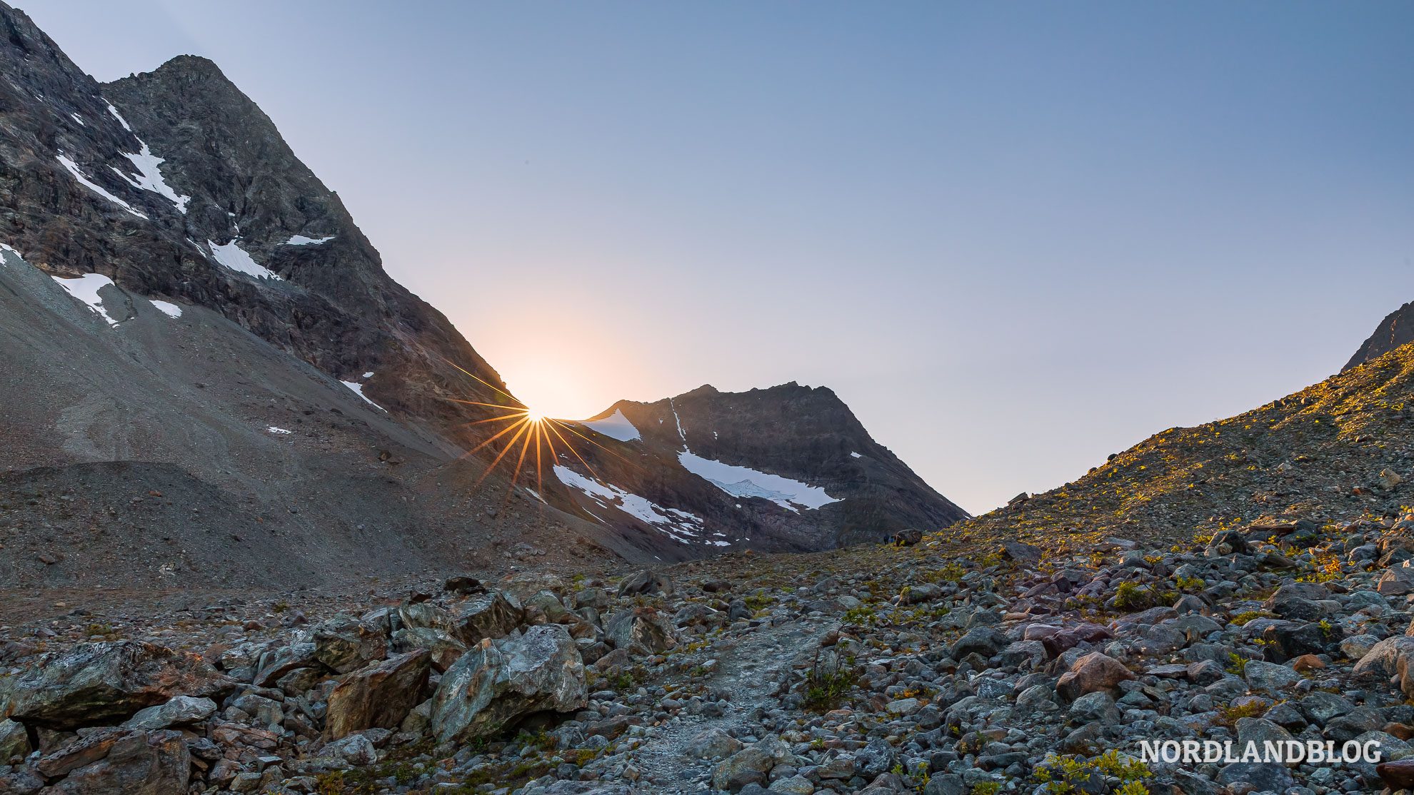 Moräne Wanderung Lyngenalpen Norwegen Steindalsbreen