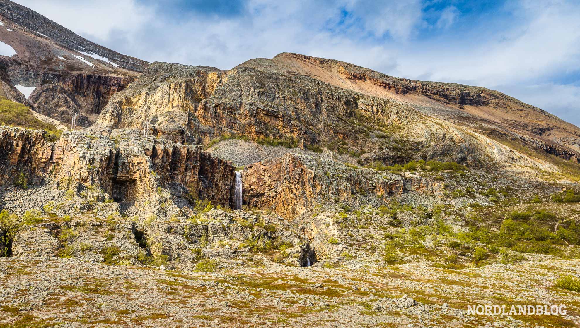 Blick auf die Landschaft Rappafossen Lakselv Finnmark Norwegen