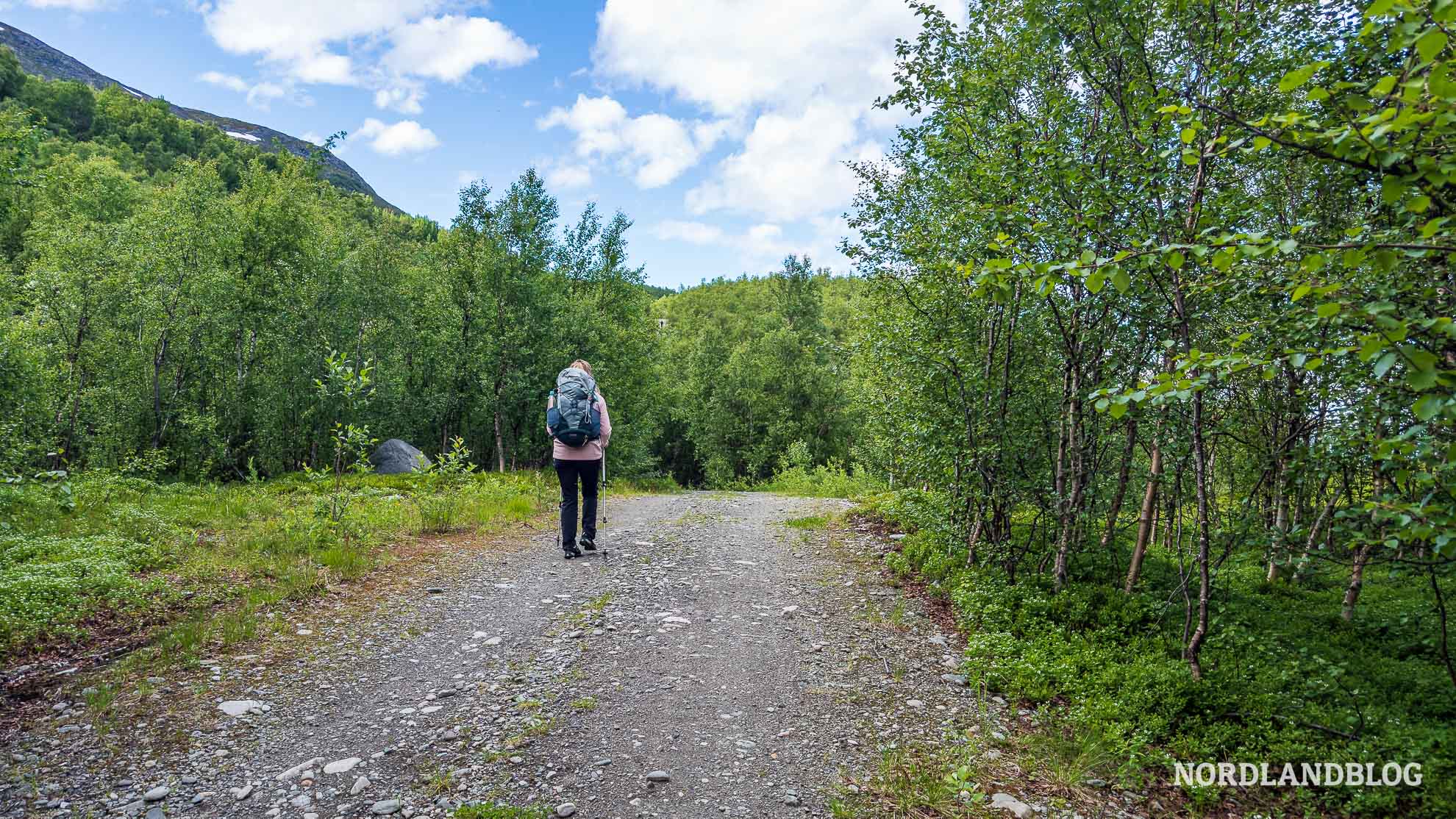 Einstieg Wanderung Haldde Haldetoppen Nordlichtobservatorium Alta Norwegen Finnmark