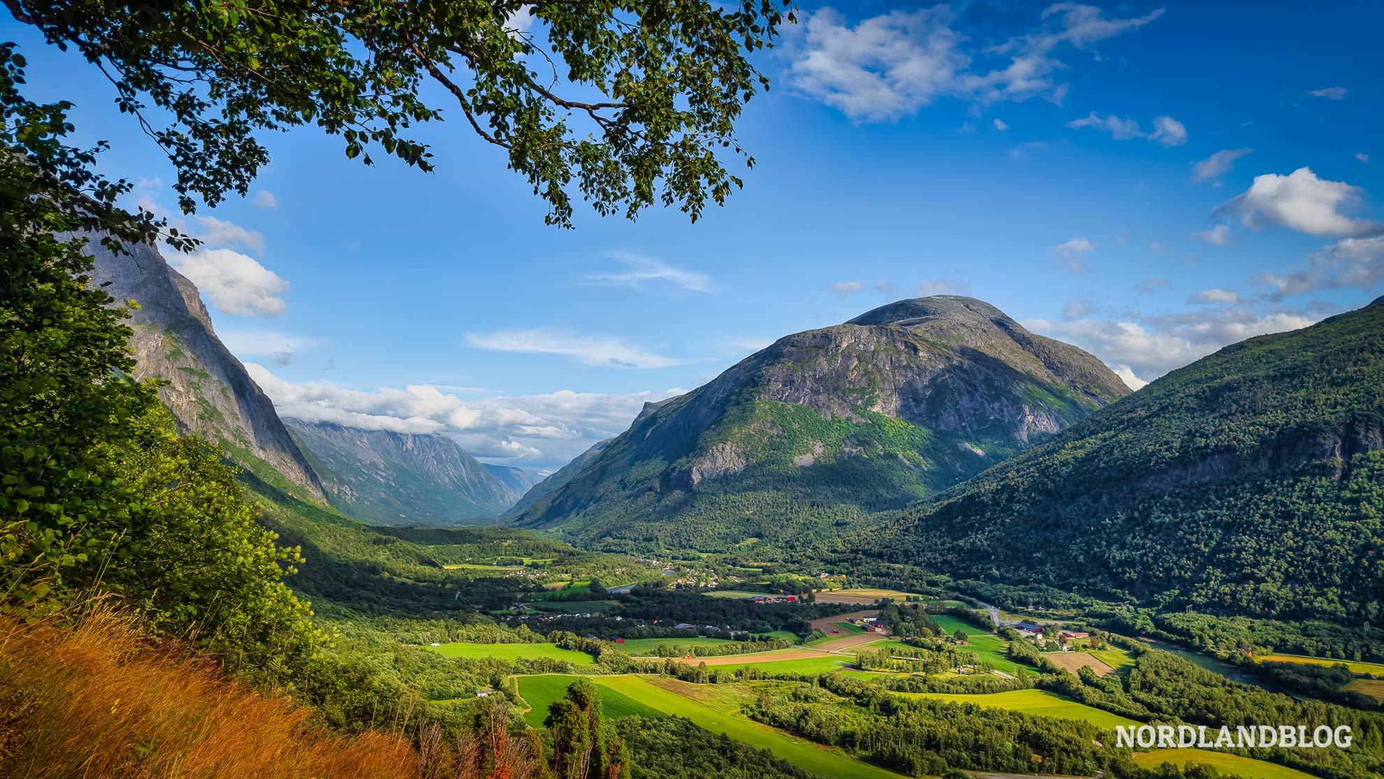 Blick Sunndalen Vinnufossen Vinnutrappa Norwegen