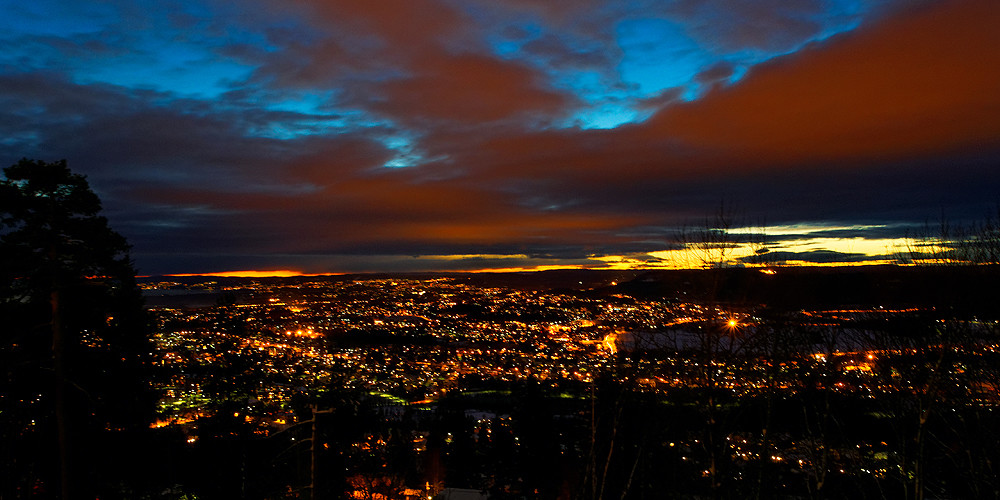 Ein oft aufgenommen in der Abenddämmerung mit Blick auf Oslo und 1000 Lichtern.