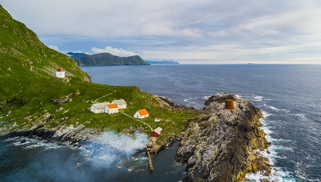 Foto vom Leuchtturm Runde Fyr auf der Insel Runde / Norwegen Foto vom Leuchtturm Runde Fyr auf der Insel Runde / Norwegen
