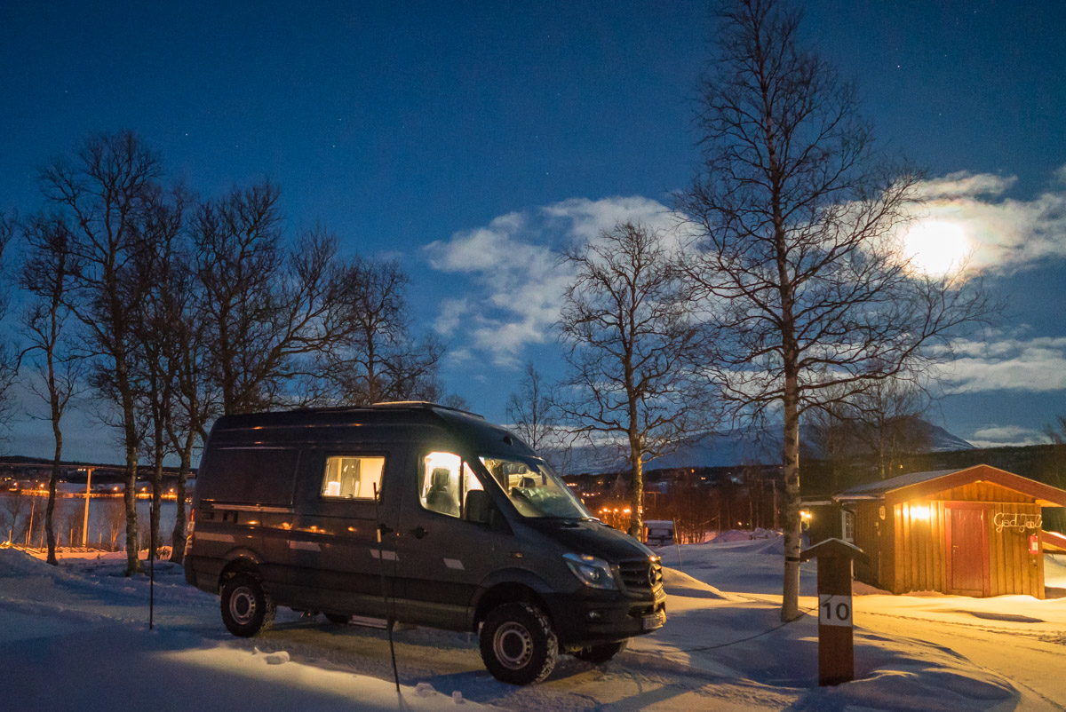Eiskalte Nacht beim Wintercamping in Norwegen / Stugudalen Camping