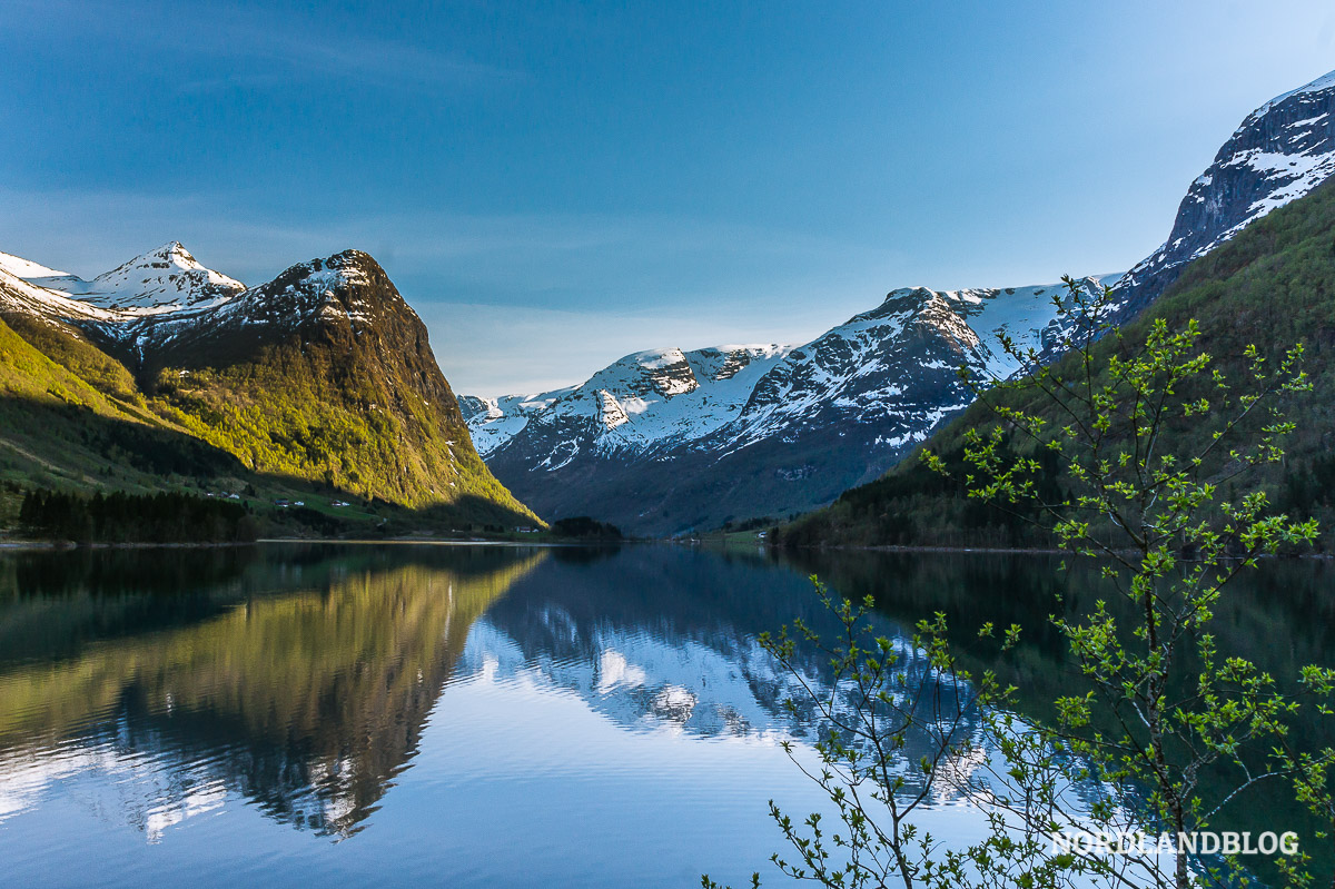 Oldevatnet im Oldendal (Norwegen / Norway).