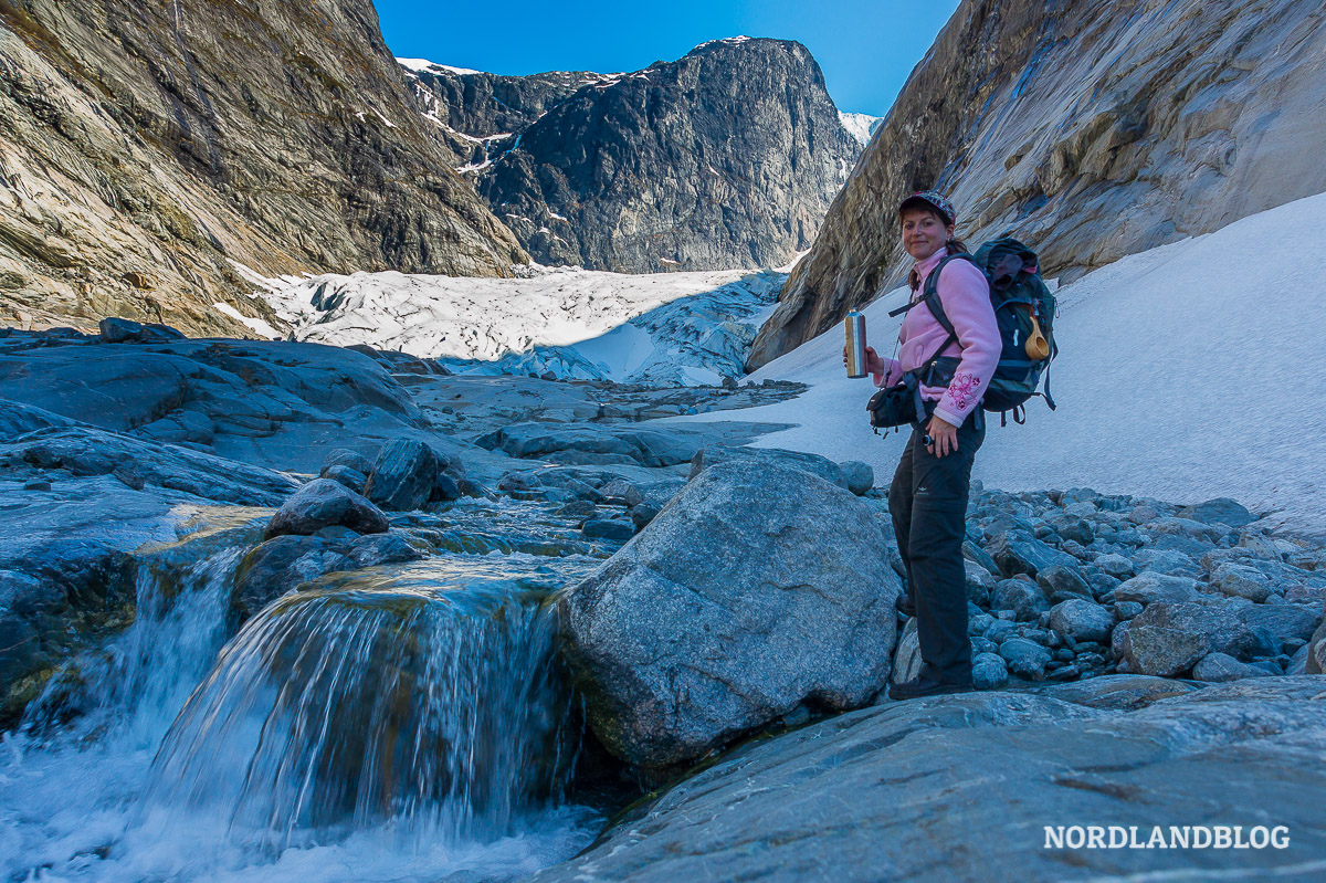 Schmelzwasser vom Brenndalsbreen in Norwegen.