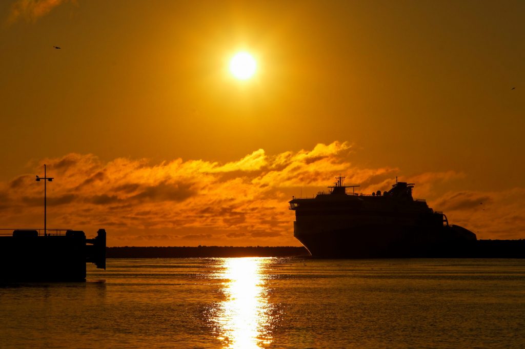 Eine Colorline-Fähre auf dem Weg von Dänemark nach Norwegen Eine Colorline-Fähre auf dem Weg von Dänemark nach Norwegen