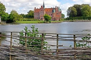 Märchenhafter Urlaub auf der Insel Fünen - dem Garten von Dänemark Märchenhafter Urlaub auf der Insel Fünen - dem Garten von Dänemark - Urlaub, Storebelt, Storebæltbroen, Lillebæltbro, Insel, Gastbeitrag, Fünen, Brücke - sehen-erleben, daenemark - Unsere Gastautorin Heike Pfennig berichtet von einem traumhaften Aufenthalt auf der Insel Fünen im Osten von Dänemark - einem idyllischen Reiseziel mitten in der Ostsee gelegen.
