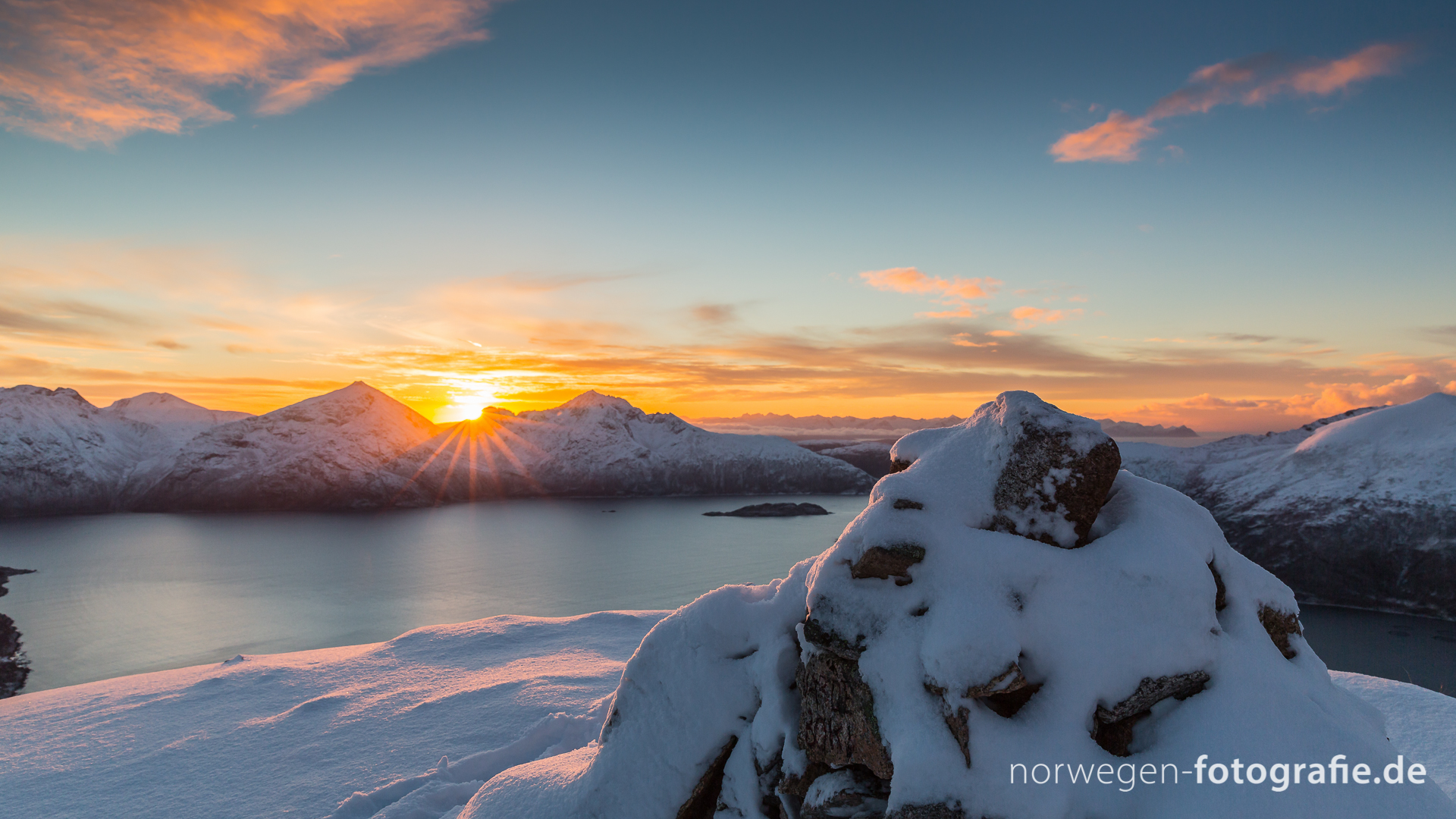 Ein Photo welches die perfekte Winterlandschaft in Norwegen zeigt.