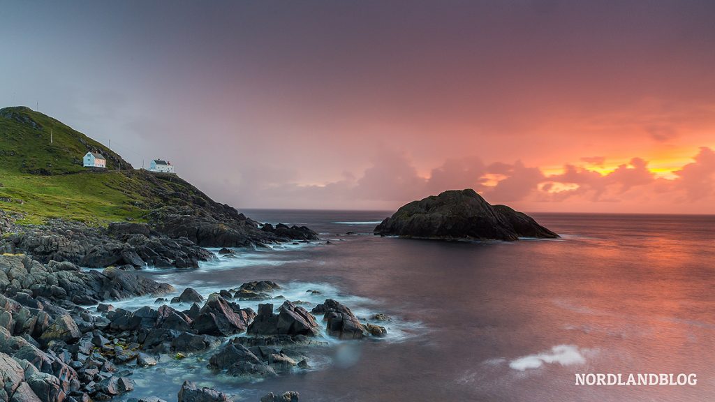 Bild von Kråkenes Fyr nach dem Regen am Atlantik in Norwegen (Nordlandblog) Bild von Kråkenes Fyr nach dem Regen am Atlantik in Norwegen (Nordlandblog)