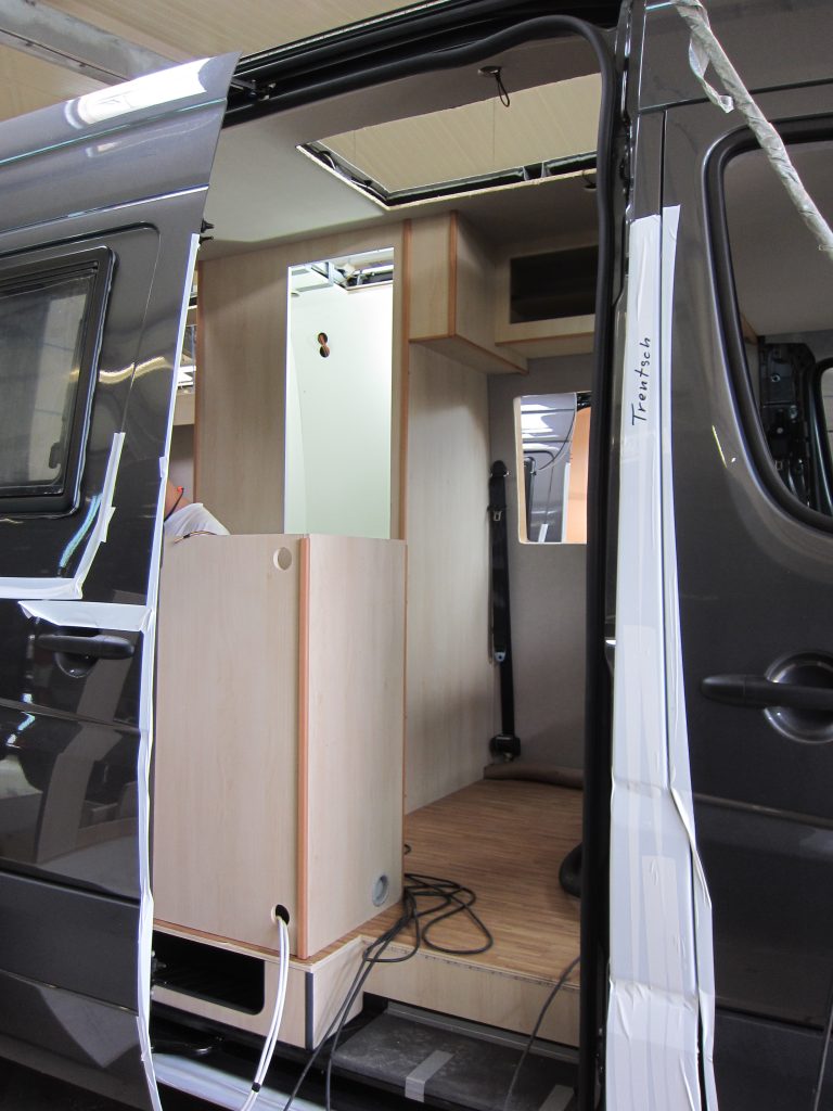 Innenausbau - das Produkt nimmt langsam Gestalt an Innenausbau - das Produkt nimmt langsam Gestalt an