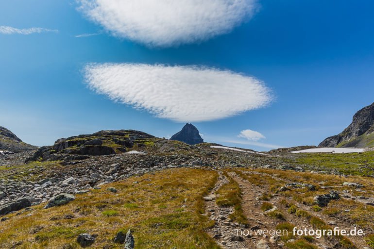 Bild vom Berg mit dem Namen Kjirke unweit der Hütte Leirvassbu entfernt. Der Nationalpark Jotunheimen (Norwegen) ist wirklich einmalig