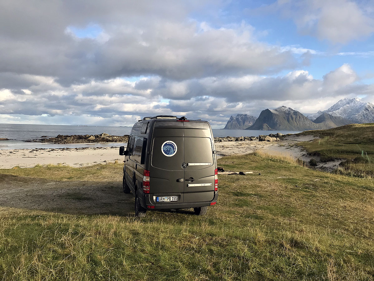 Einer der schönsten Stellplätze auf den Lofoten: Storsandnes Beach